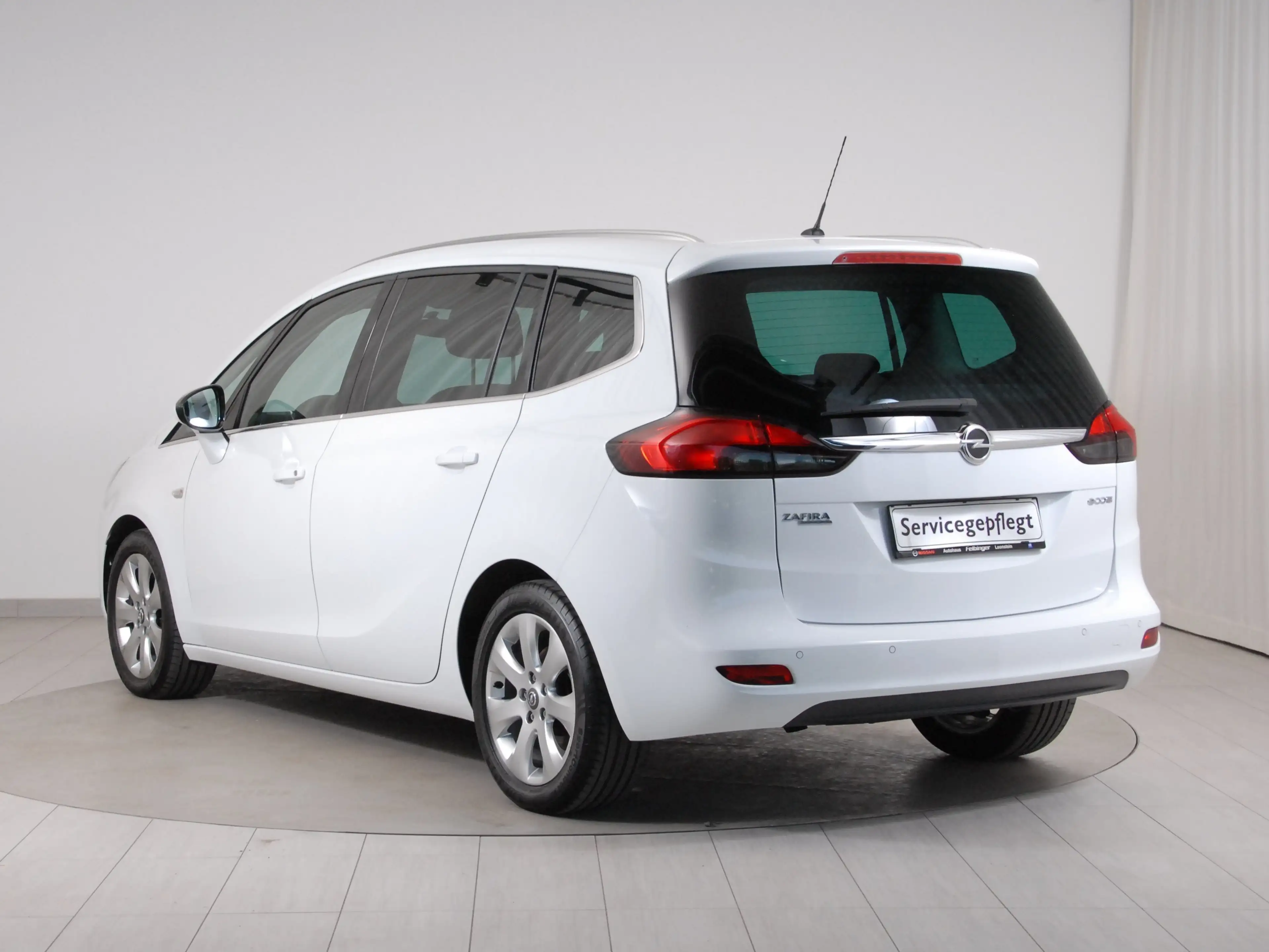 Opel Zafira Tourer 1.4 Turbo Edition ecoflex *7-Sitzer!!!* — photo 4