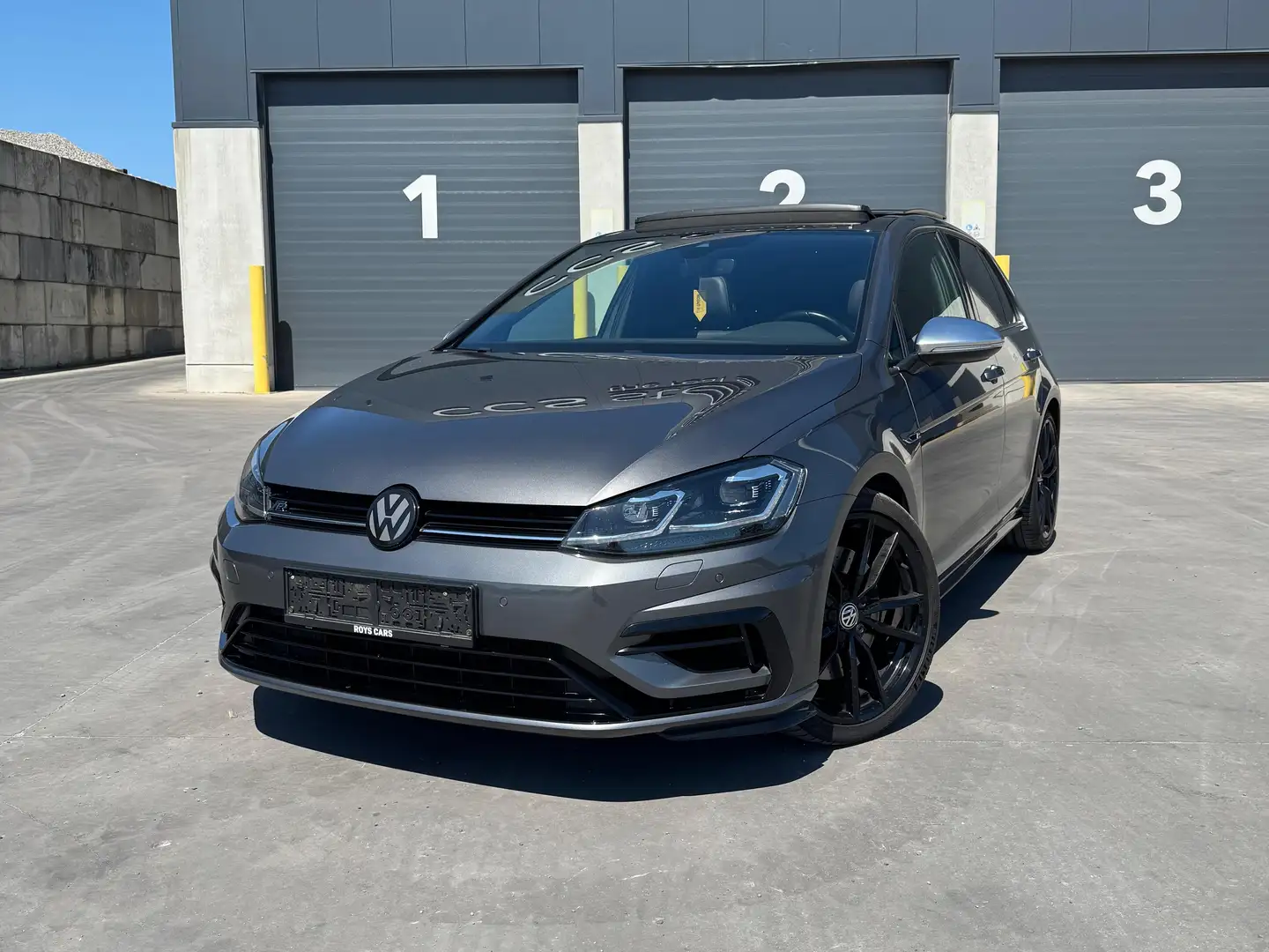 Volkswagen Golf R Grey - 1