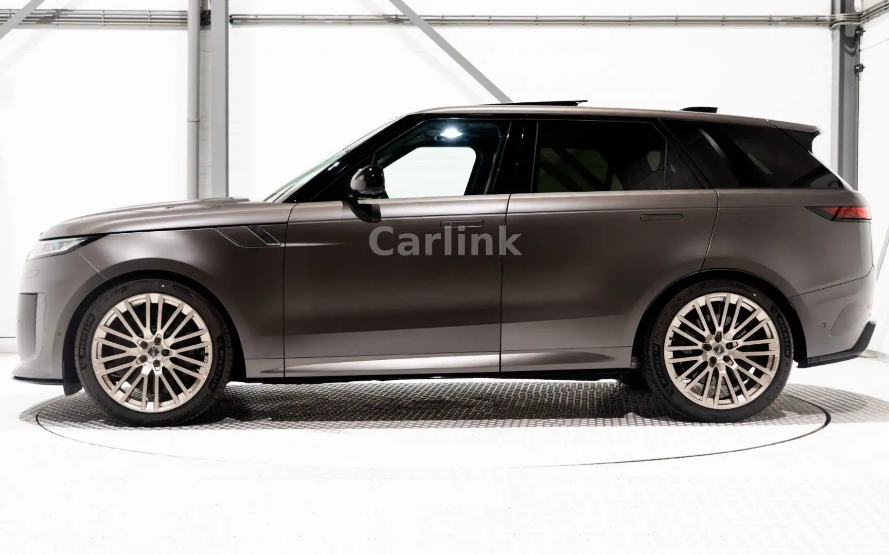 Land Rover Range Rover Sport P635 SV CELESTIAL THEIA Noir - 2