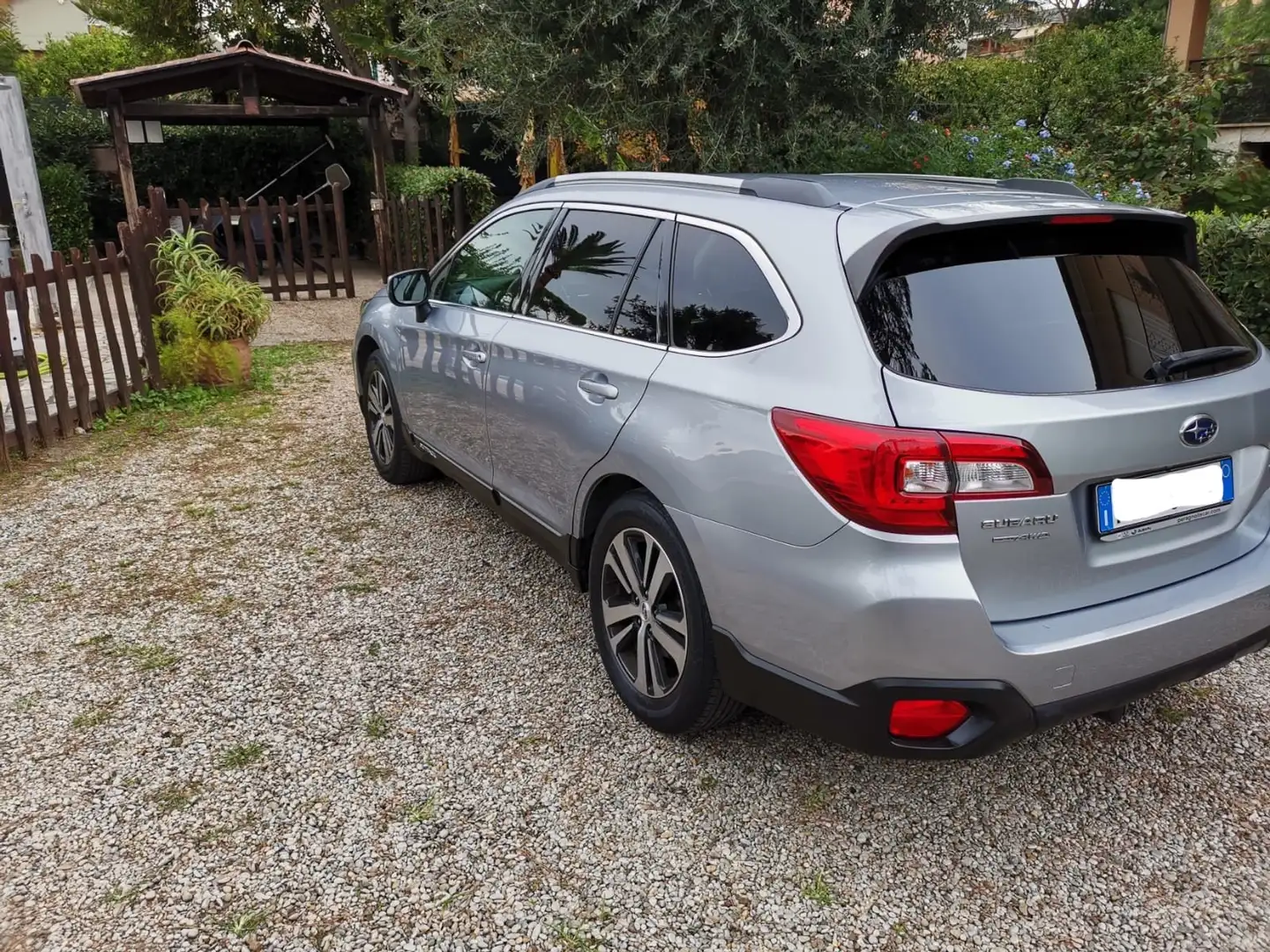 Subaru OUTBACK Outback 2.5i S Unlimited bi-fuel lineartronic Argento - 2