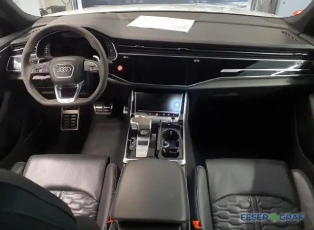 Audi RS Q8 view 7