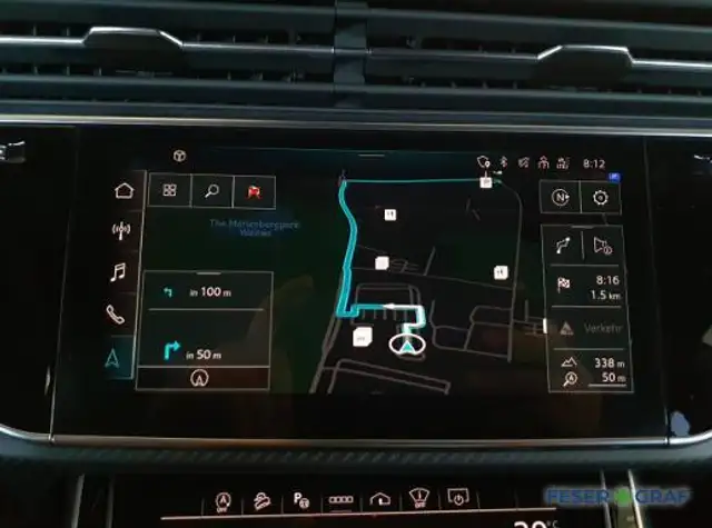 Audi RS Q8 view 9