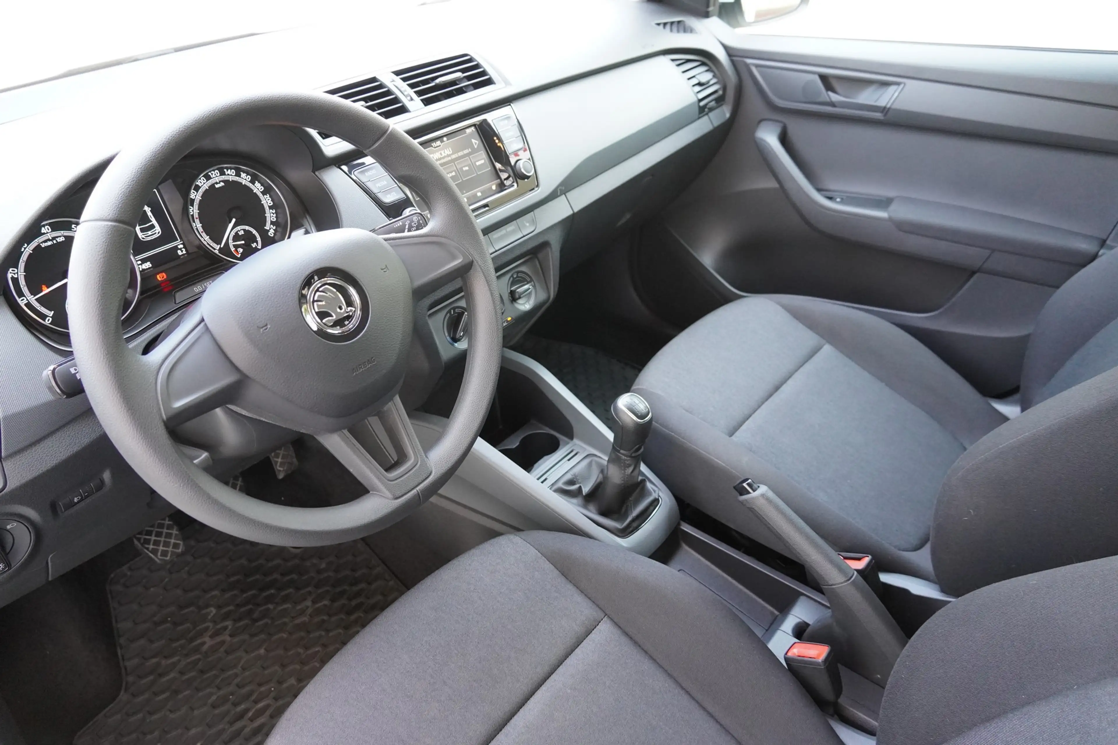 Skoda Fabia 1.0 MPI Active Sitzheizung Klima — photo 10