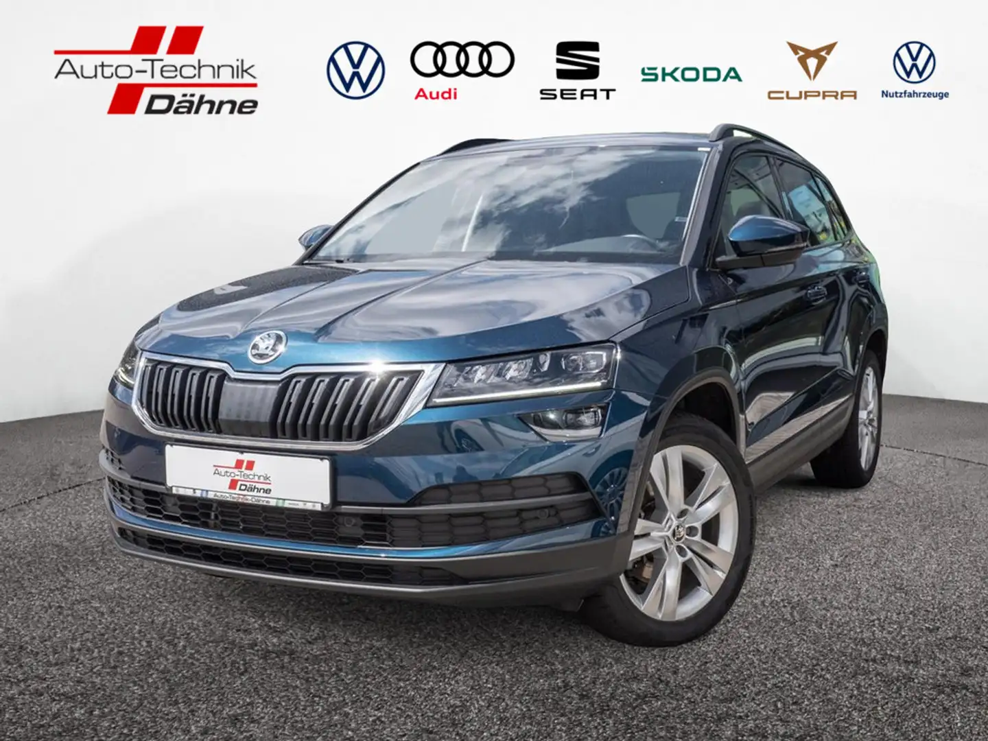 Skoda Karoq 1.5 TSI ACT Style 4x4 PDC SHZ AHK LED Blau - 1
