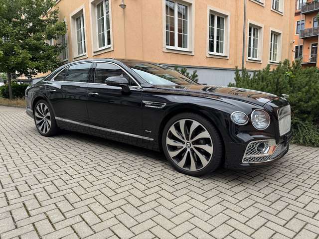Imagine Bentley Flying Spur V8 Mulliner/Rotating/RearTV/DynamicR