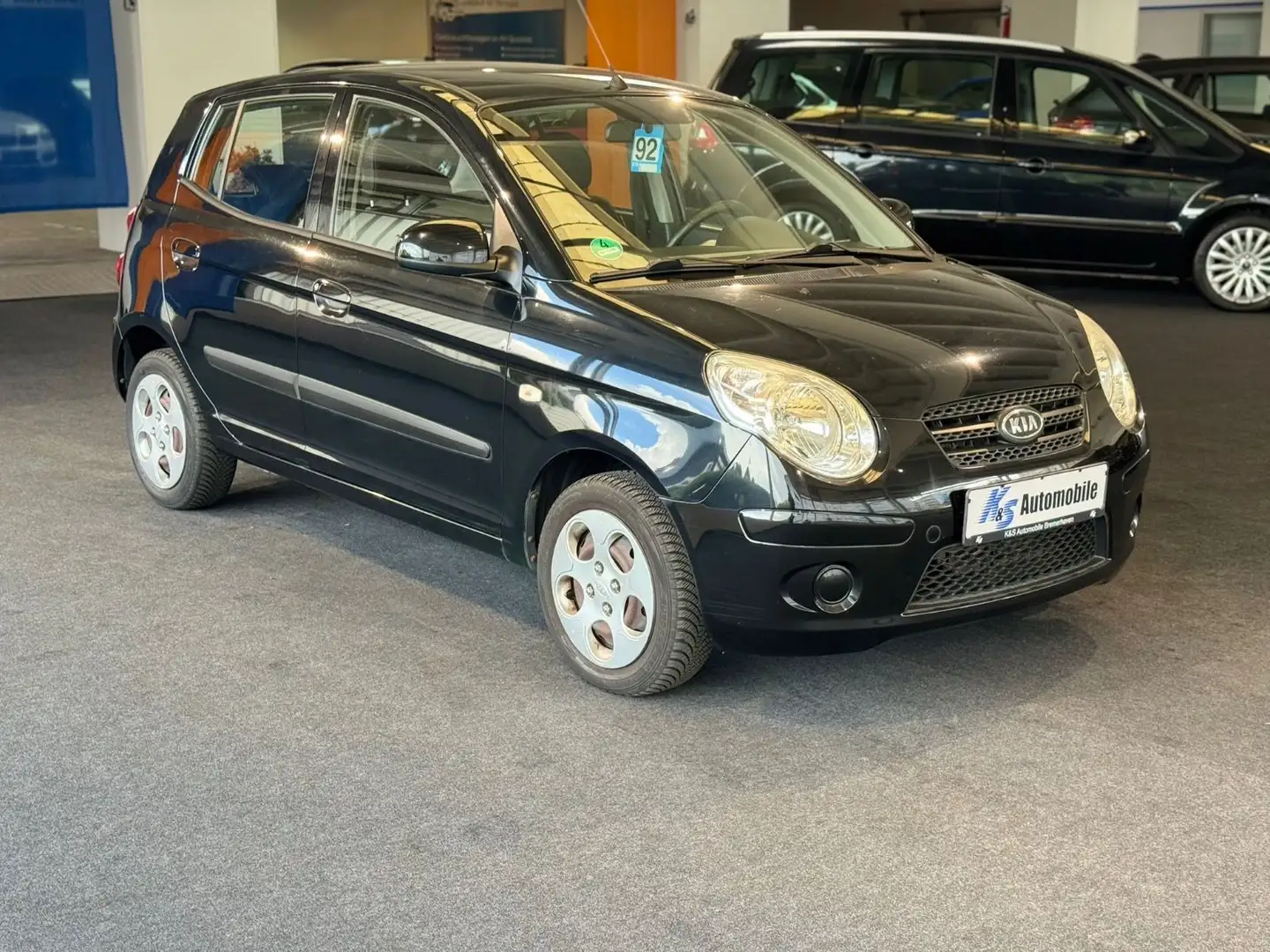 Kia Picanto 1.1 Vision Schwarz - 1