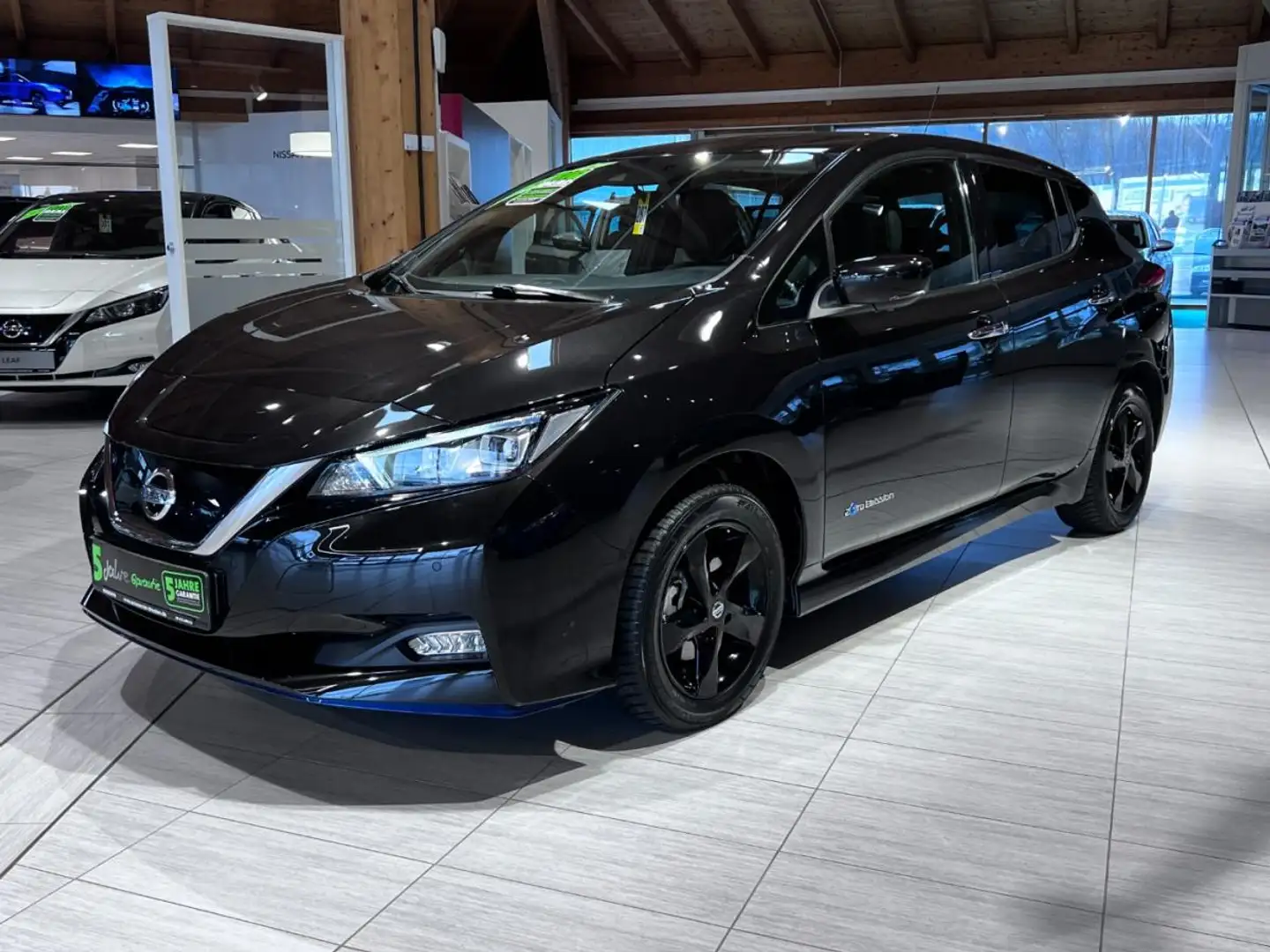 Nissan Leaf (ZE1) e+ Tekna 62 kWh Schwarz - 1