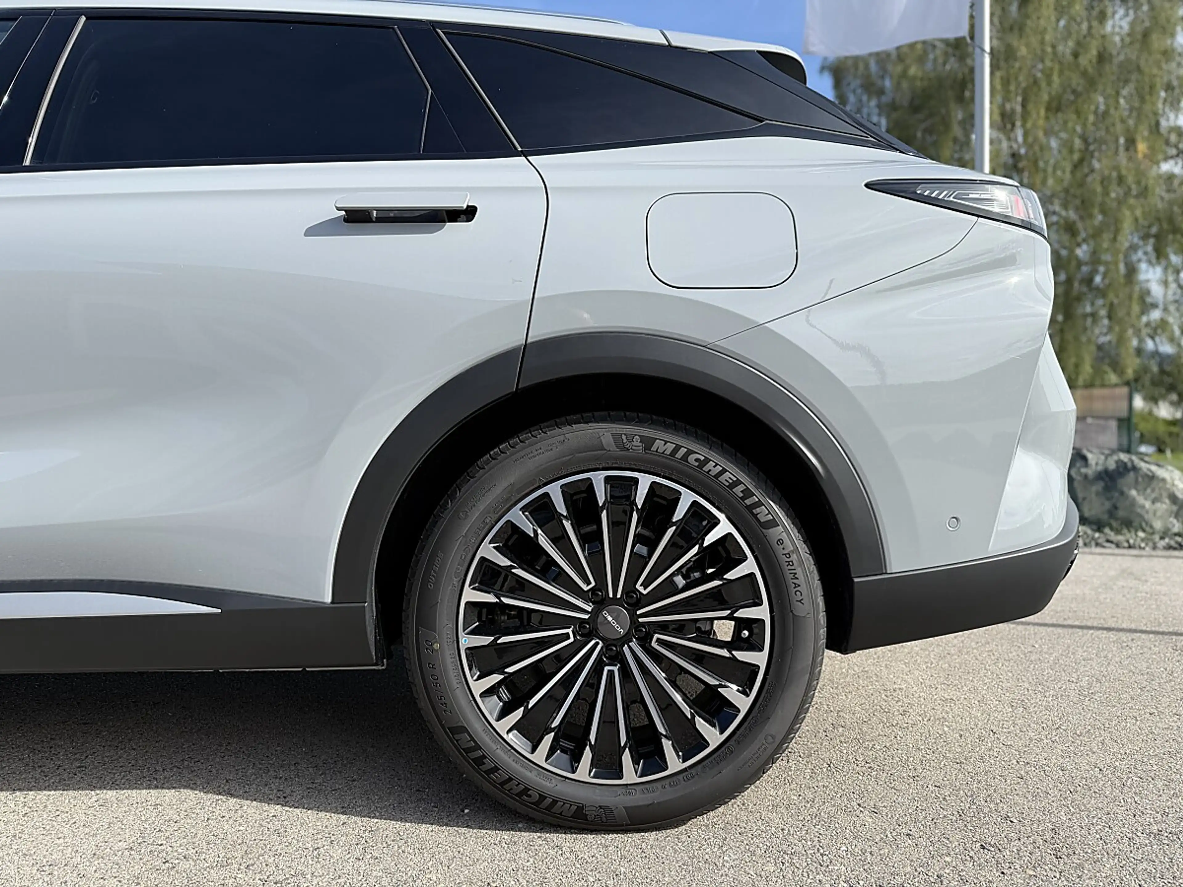 Omoda 9 PHEV 1.5TGDi Premium Line AWD |537 PS|7 JAHRE G... — photo 11