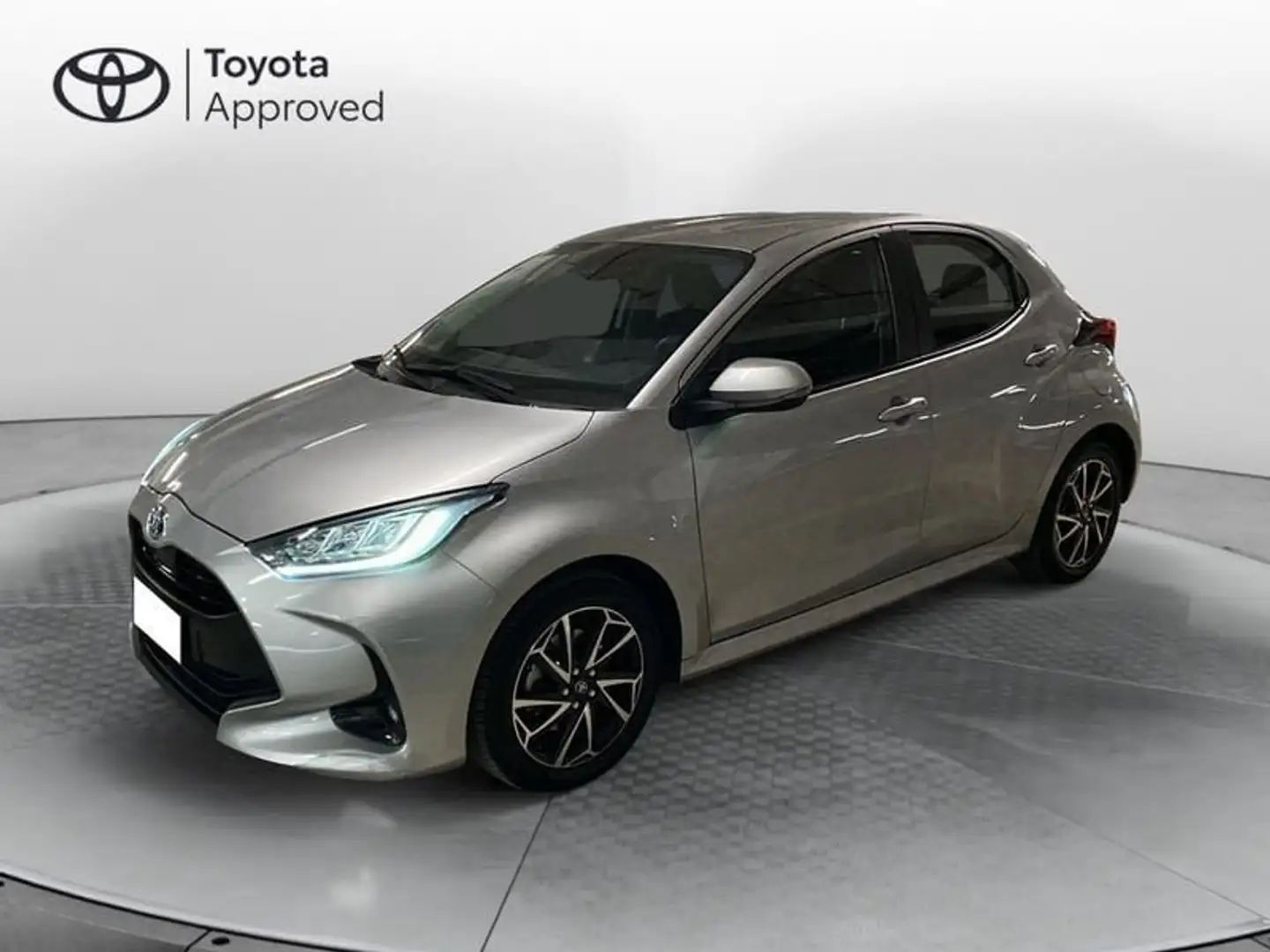 Toyota Yaris 1.5 Hybrid 5 porte Trend Argento - 1