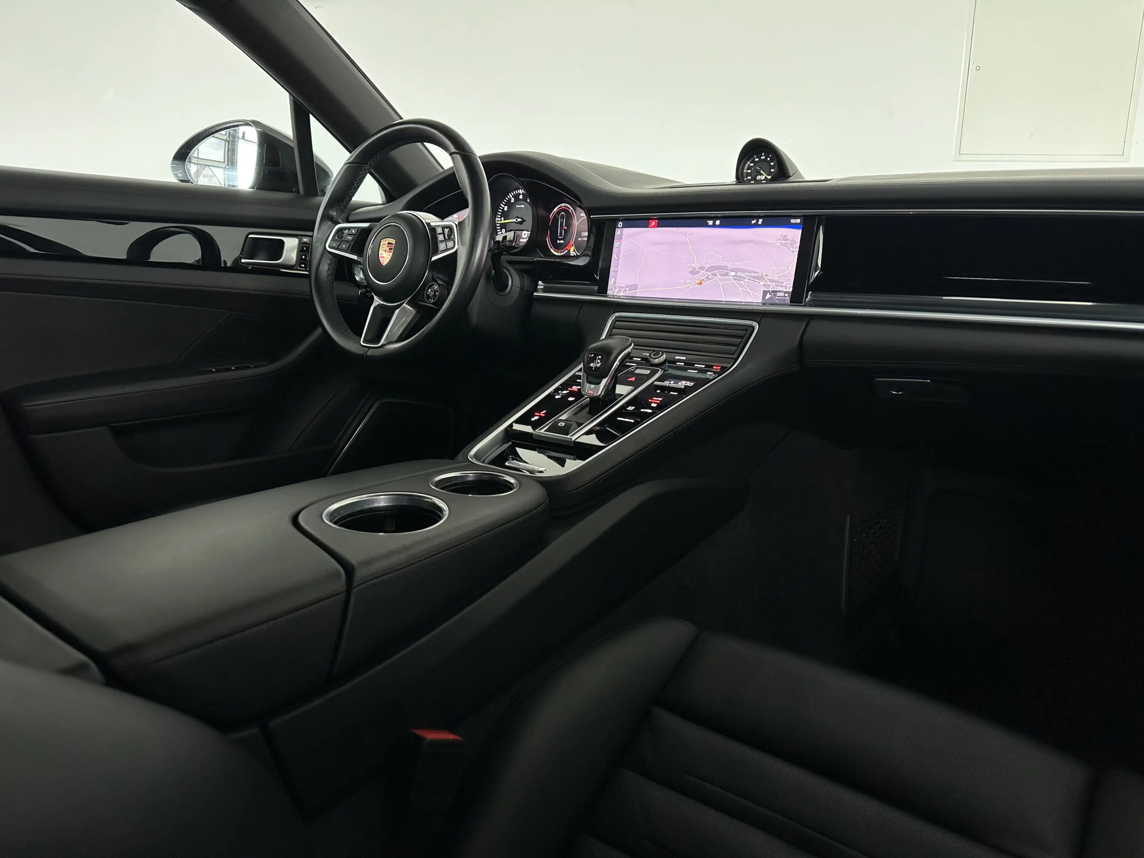 Porsche Panamera SPORT TURISMO 4 E-HYBRID *APPROVED10 26 — photo 9