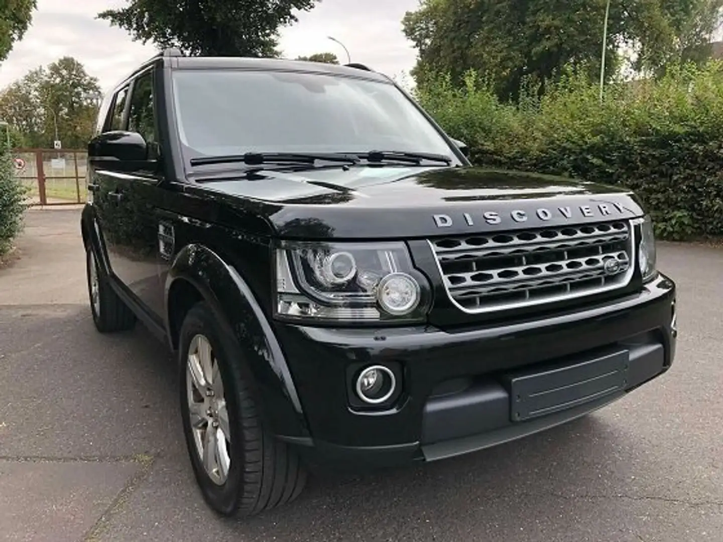 Land Rover Discovery TD V6 Schwarz - 1