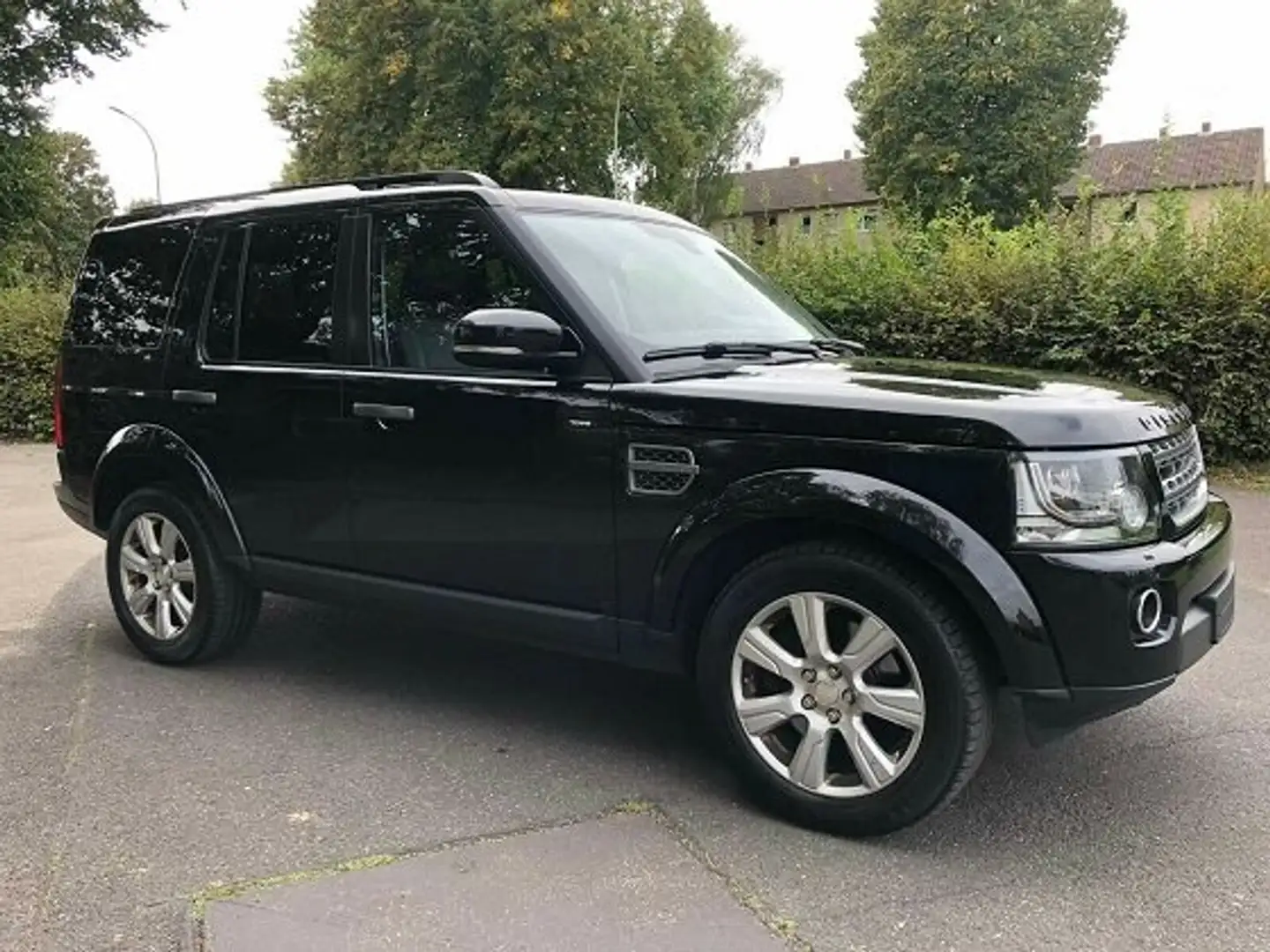 Land Rover Discovery TD V6 Fekete - 2