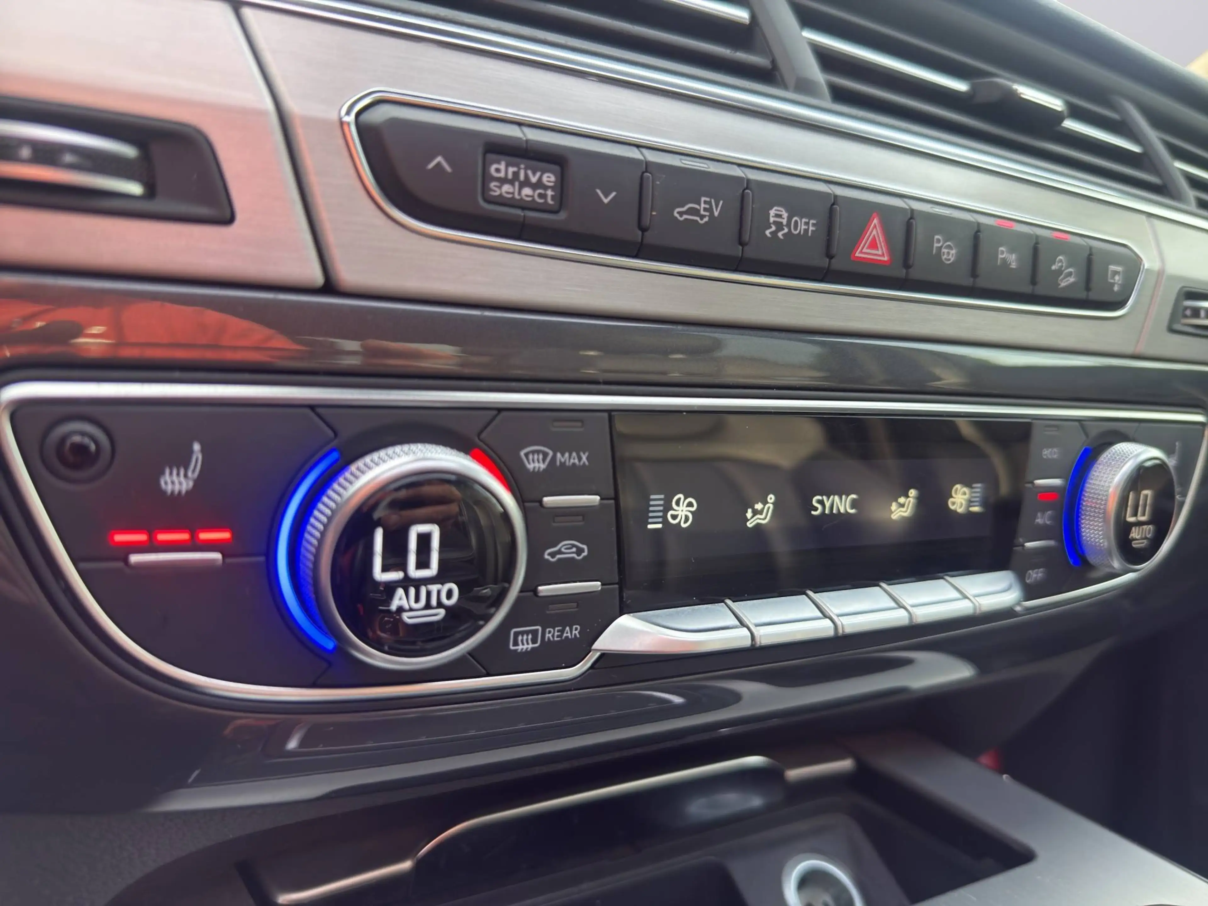 Audi Q7 e-tron Q7 e-tron 3.0 TDi V6 Quattro e-tron Tiptronic (275 kW) — photo 27
