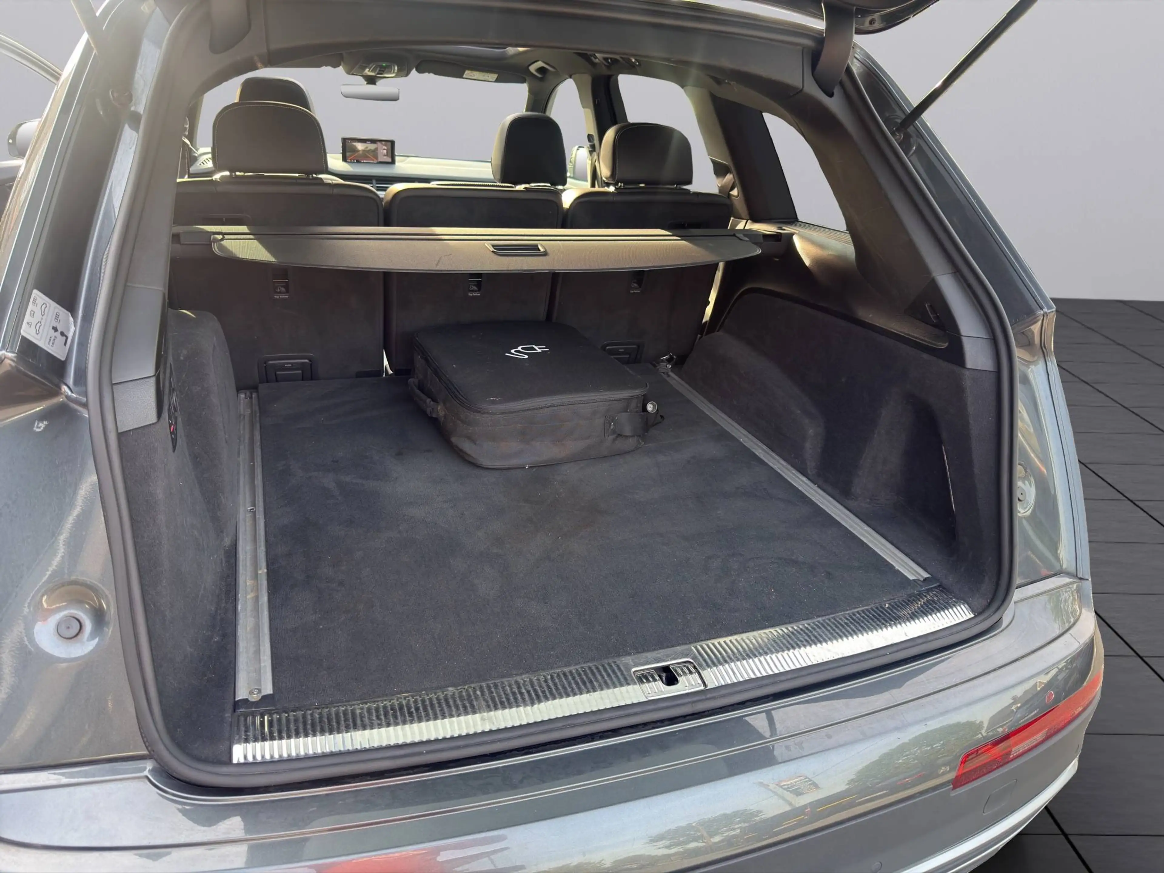 Audi Q7 e-tron Q7 e-tron 3.0 TDi V6 Quattro e-tron Tiptronic (275 kW) — photo 21