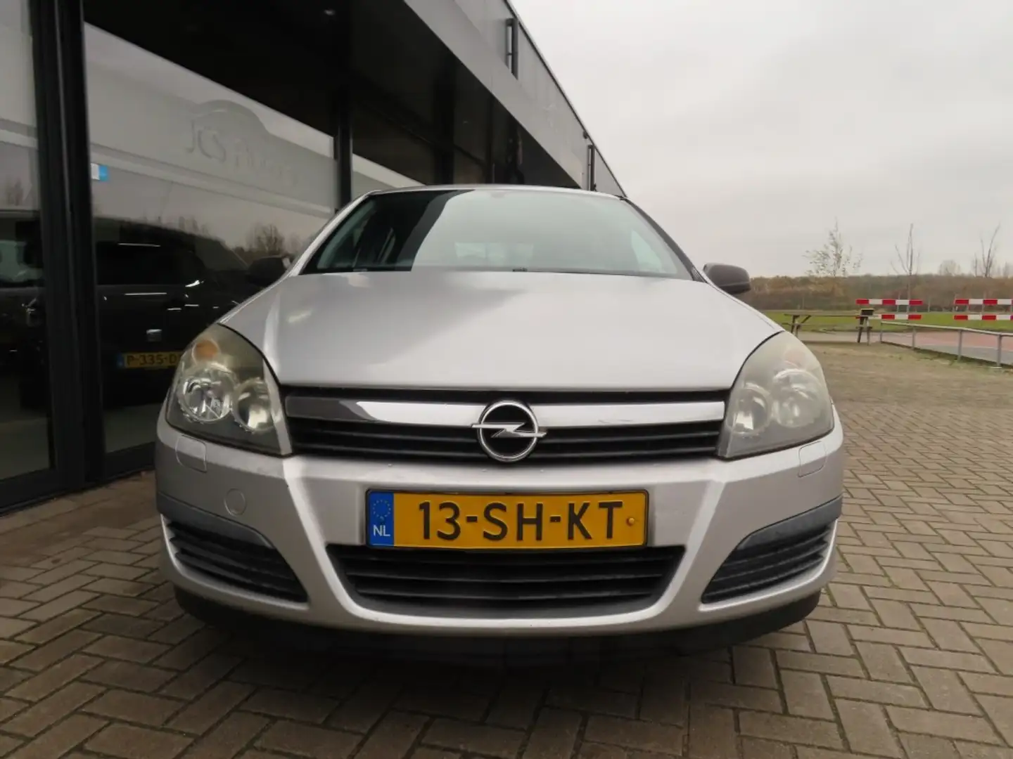 Opel Astra 1.6 Business Airco Cruise Trekhaak 2006 Grau - 2