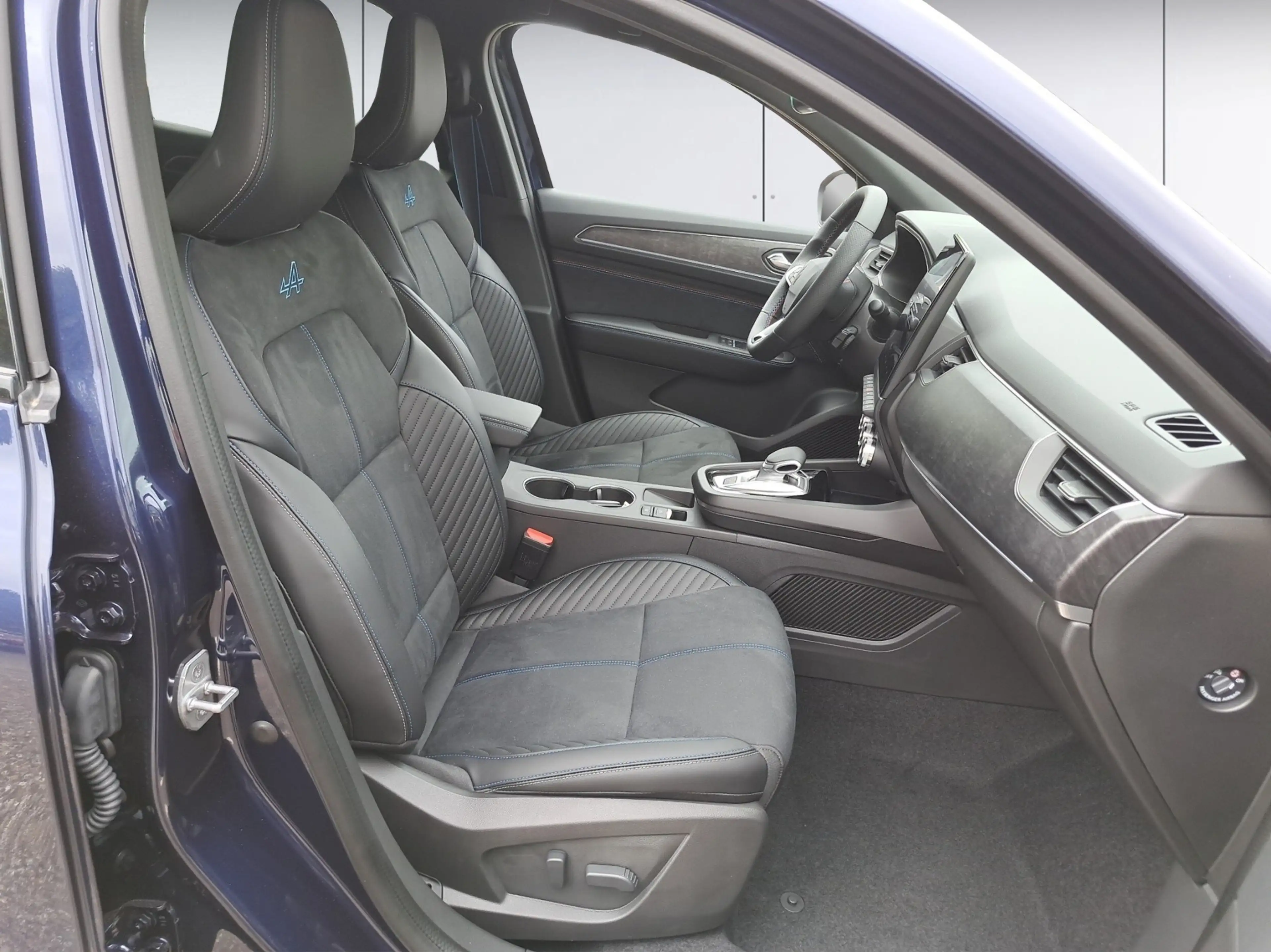 Renault Arkana Esprit Alpine E-Tech Full Hybrid 145 — photo 8