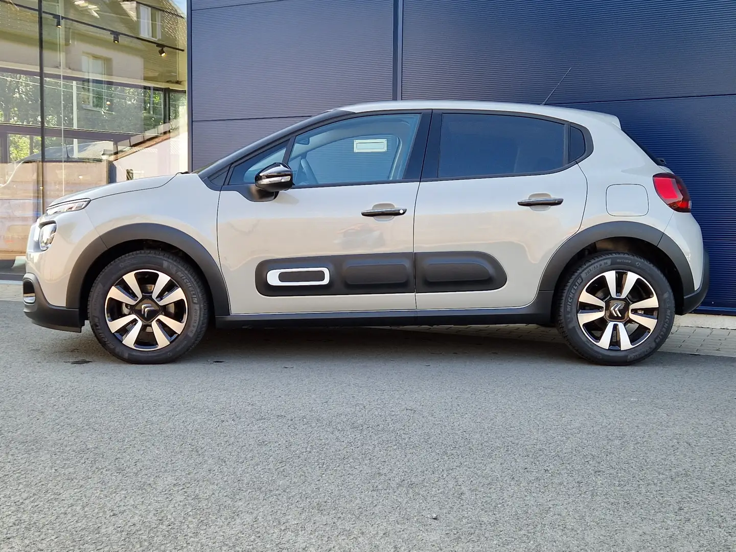 Citroen C3 1.2ess Shine Beige - 2