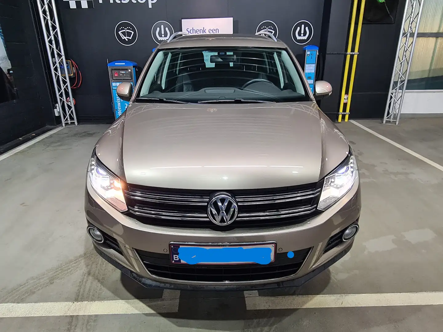 Volkswagen Tiguan 2.0 TSI 4Motion Sport AUTOMAAT|GPS|CLIMA|PARKSENS Brons - 2