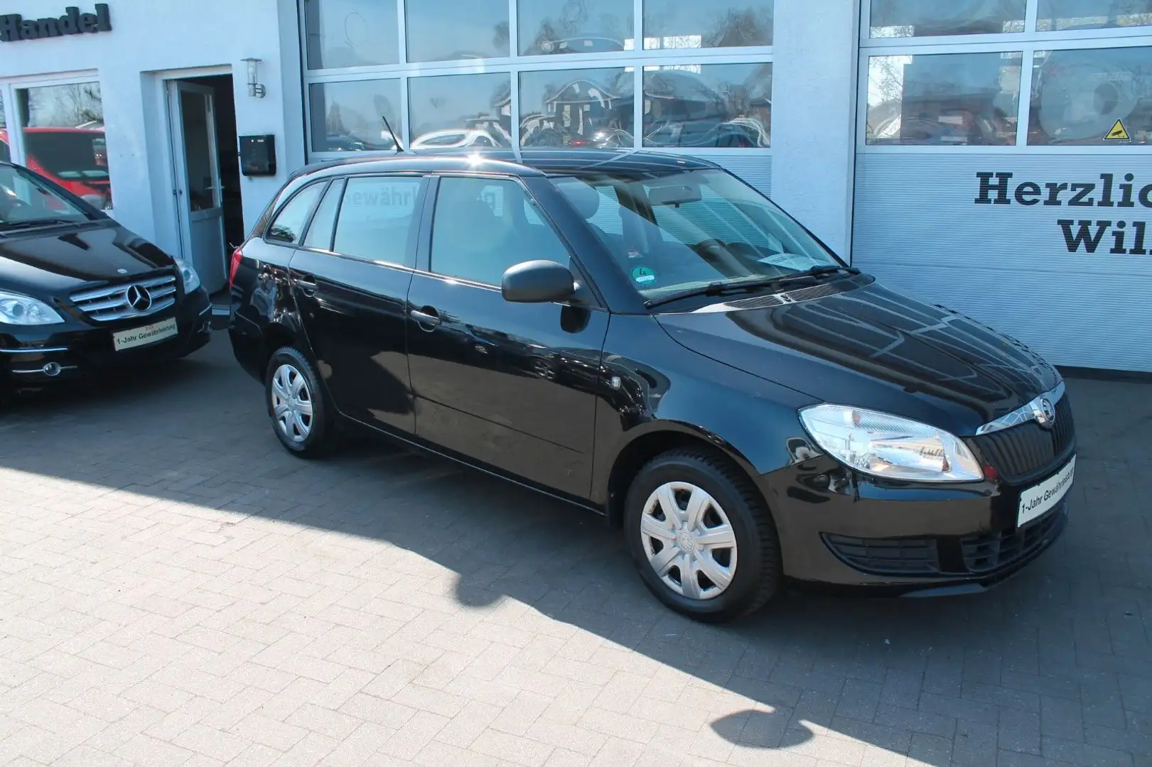 Skoda Fabia Combi Active *TÜV-NEU* Schwarz - 2