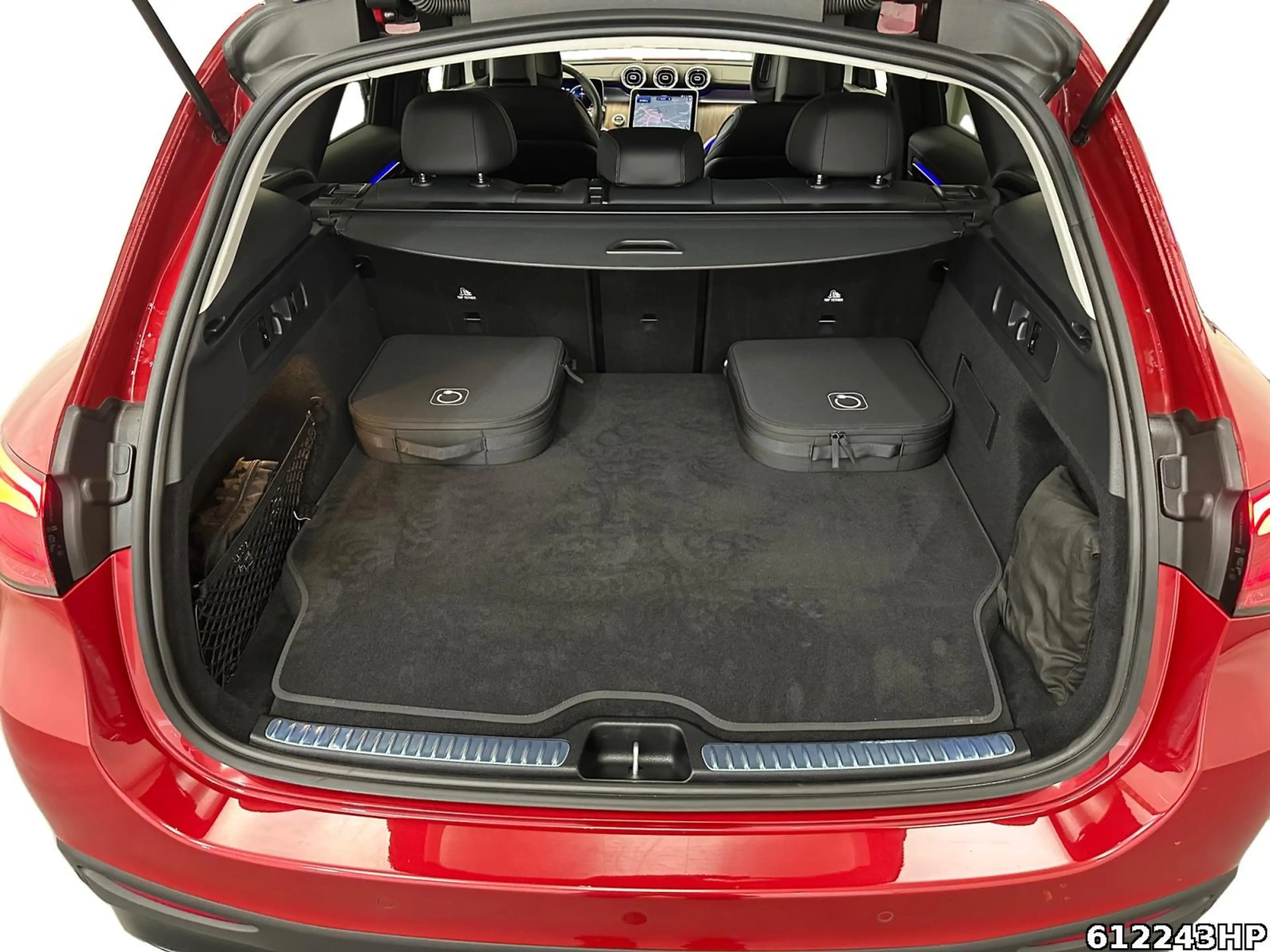 Mercedes-Benz GLC 300 e 4M AMG AHK Distronic DigitalLight 360° — photo 6