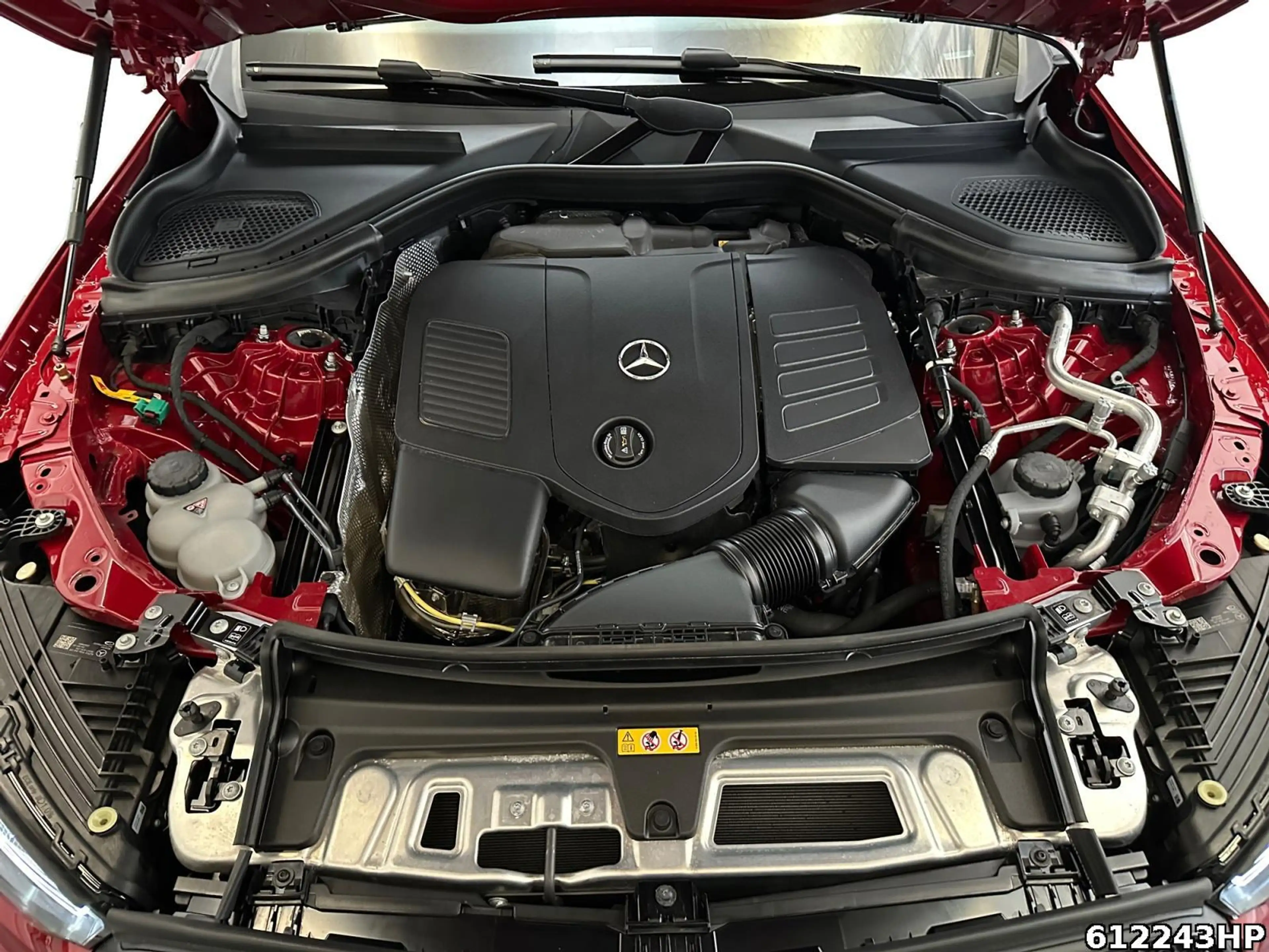 Mercedes-Benz GLC 300 e 4M AMG AHK Distronic DigitalLight 360° — photo 7