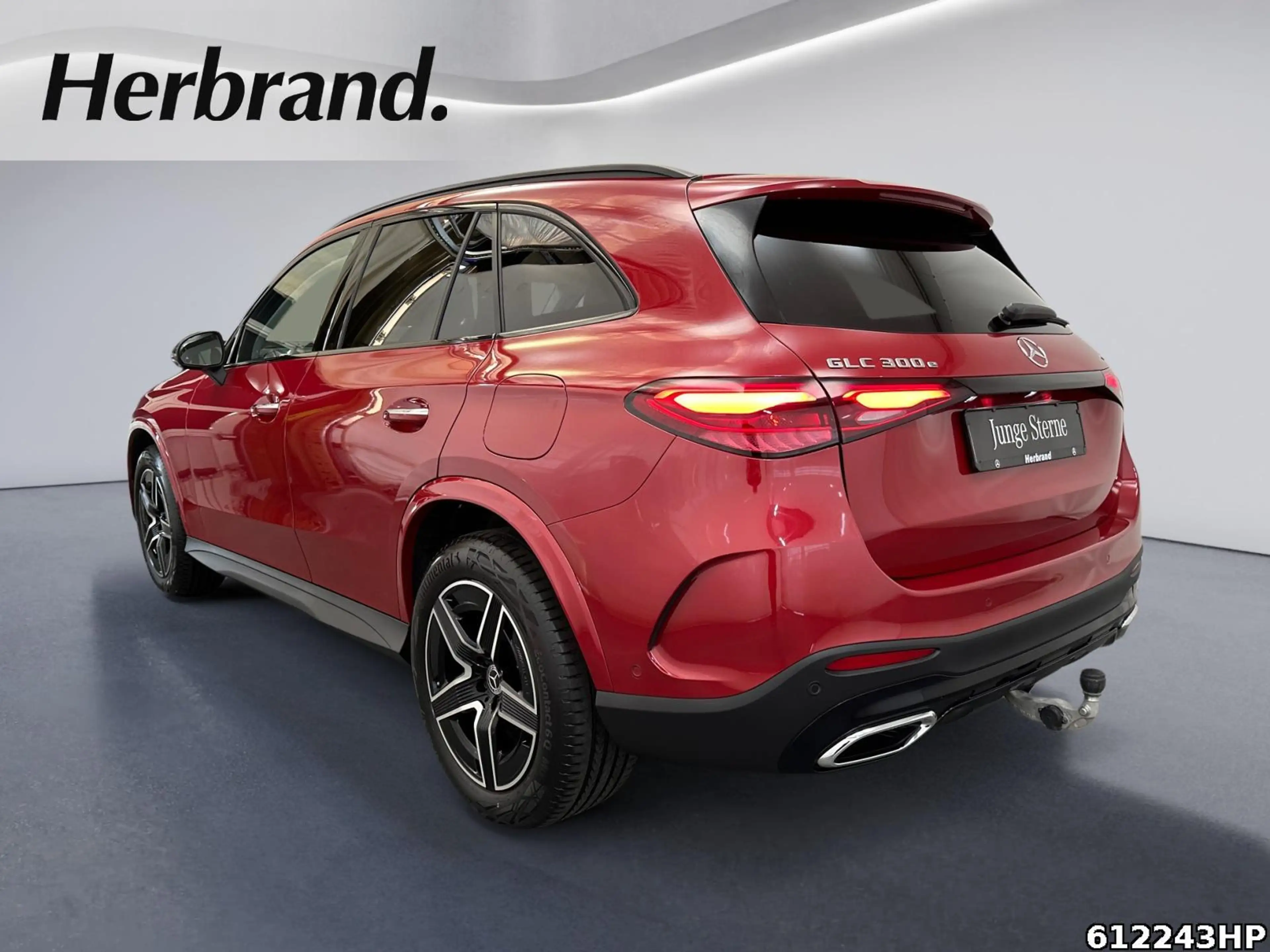 Mercedes-Benz GLC 300 e 4M AMG AHK Distronic DigitalLight 360° — photo 4
