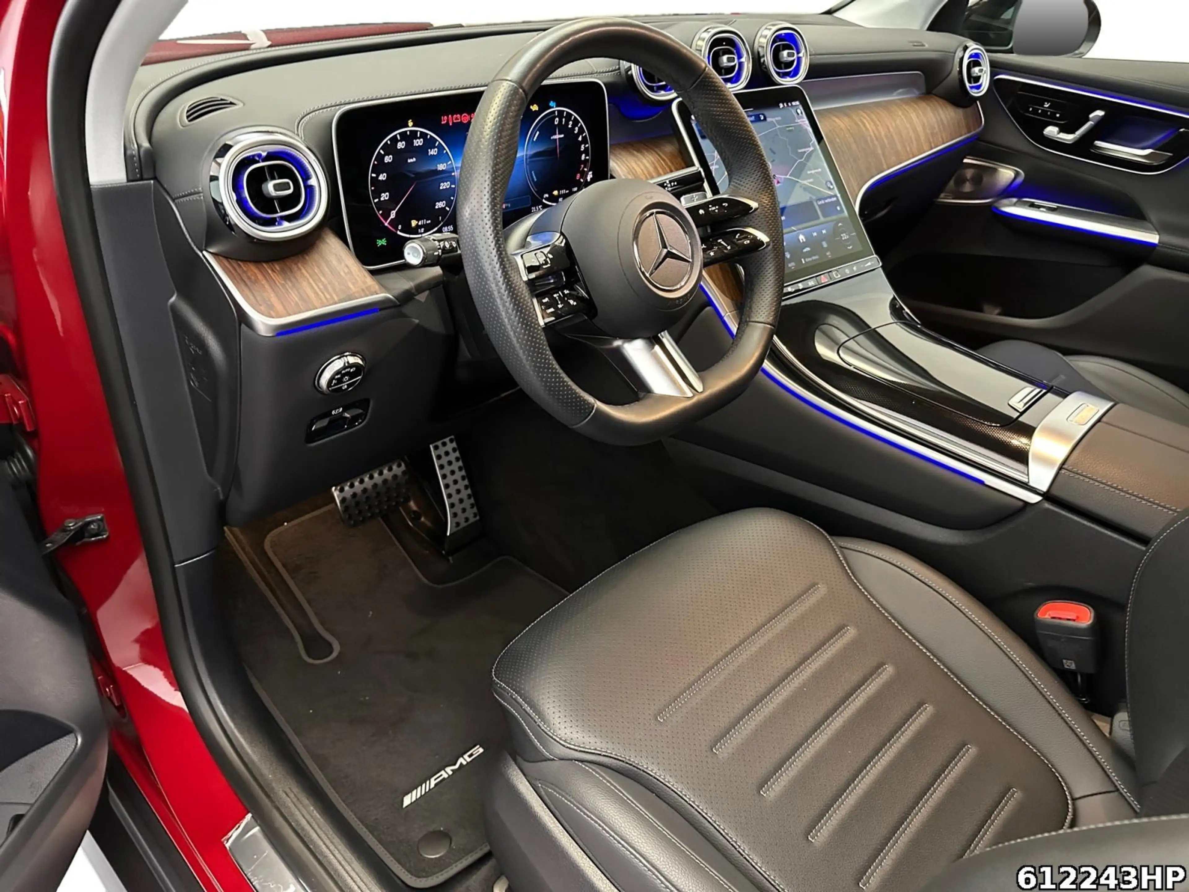 Mercedes-Benz GLC 300 e 4M AMG AHK Distronic DigitalLight 360° — photo 11