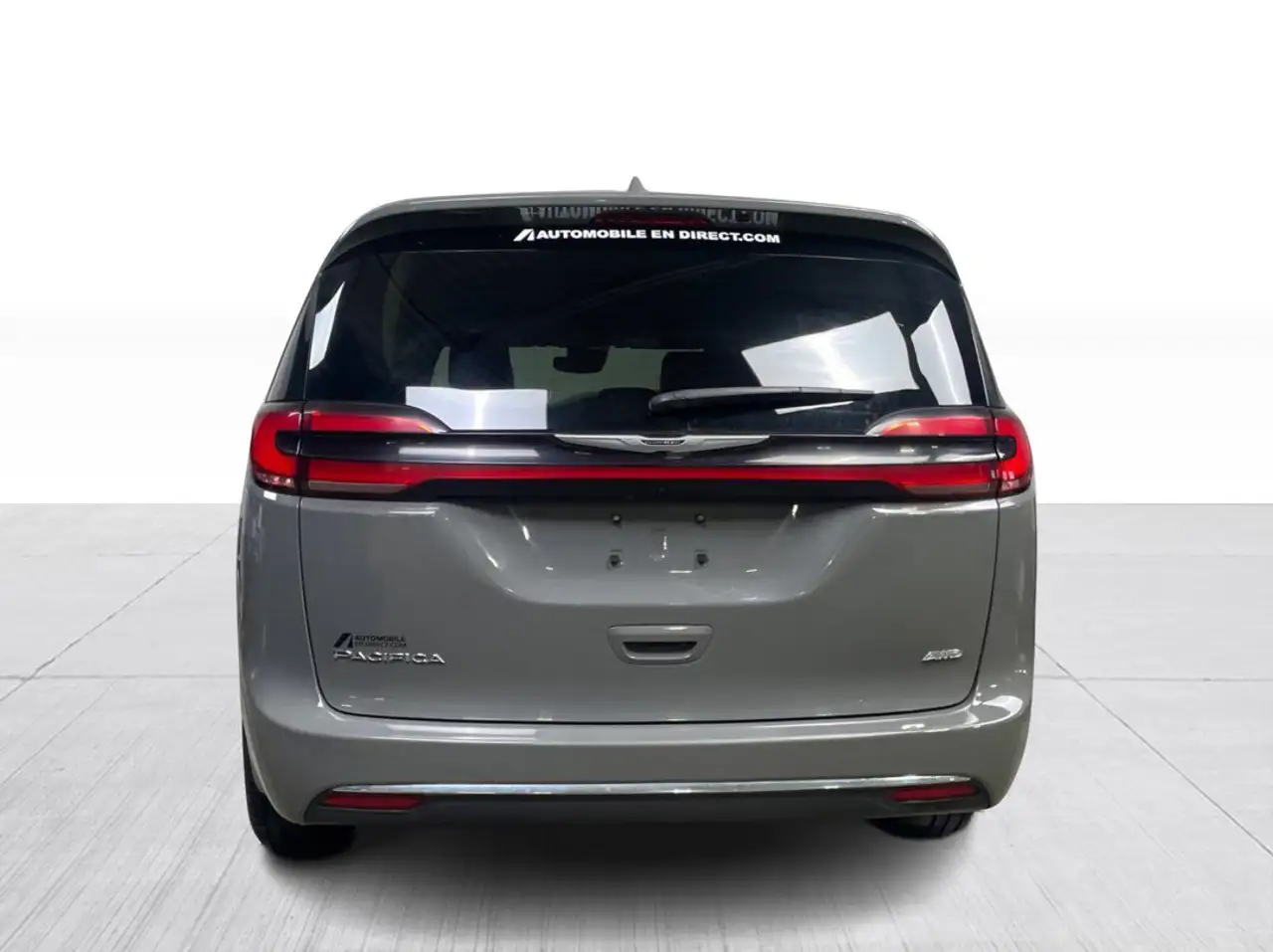 Chrysler Pacifica снимка Chrysler Pacifica