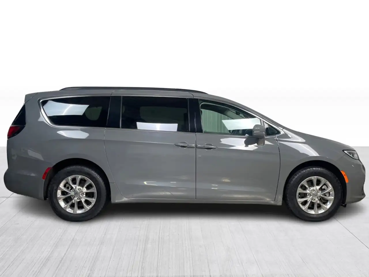 Chrysler Pacifica снимка Chrysler Pacifica