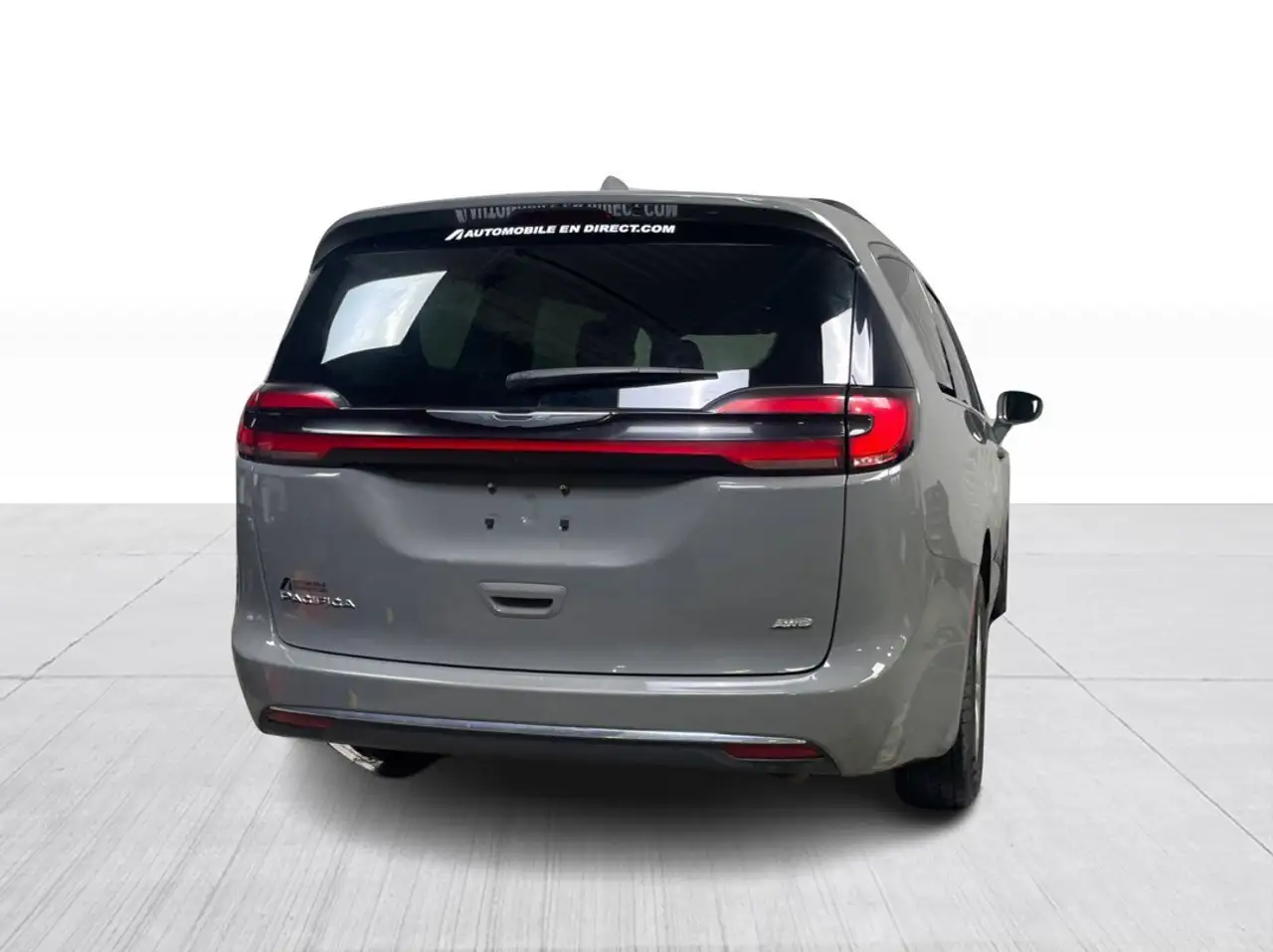 Chrysler Pacifica снимка Chrysler Pacifica