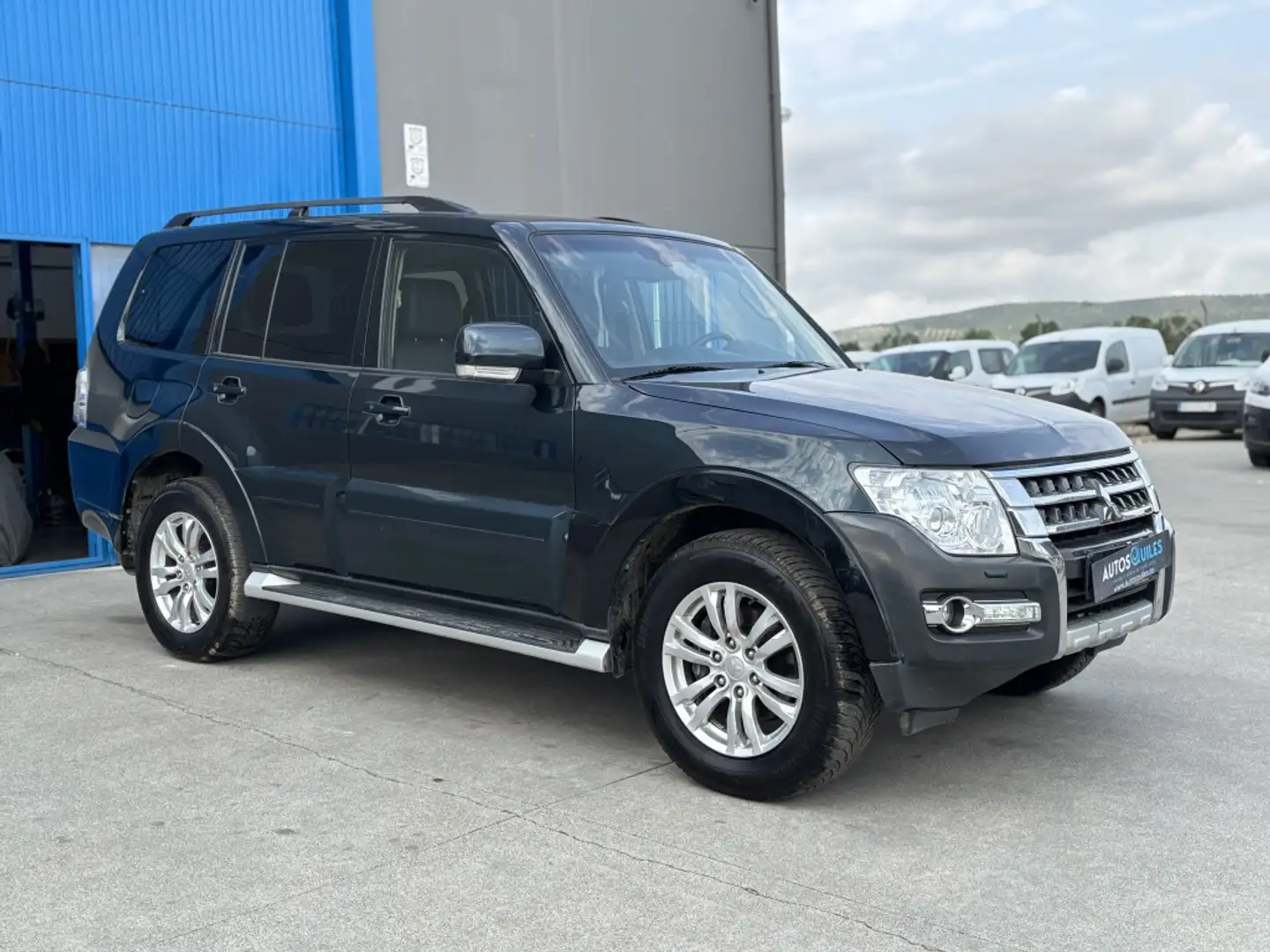Mitsubishi Montero 3.2DI-D Kaiteki 5AT 190 Groen - 2