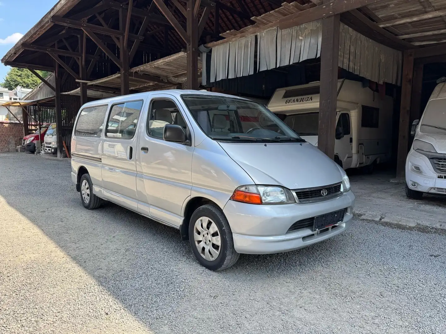 Toyota Hiace HIACE  *belguim car* tubro long 9 places clean Gris - 2
