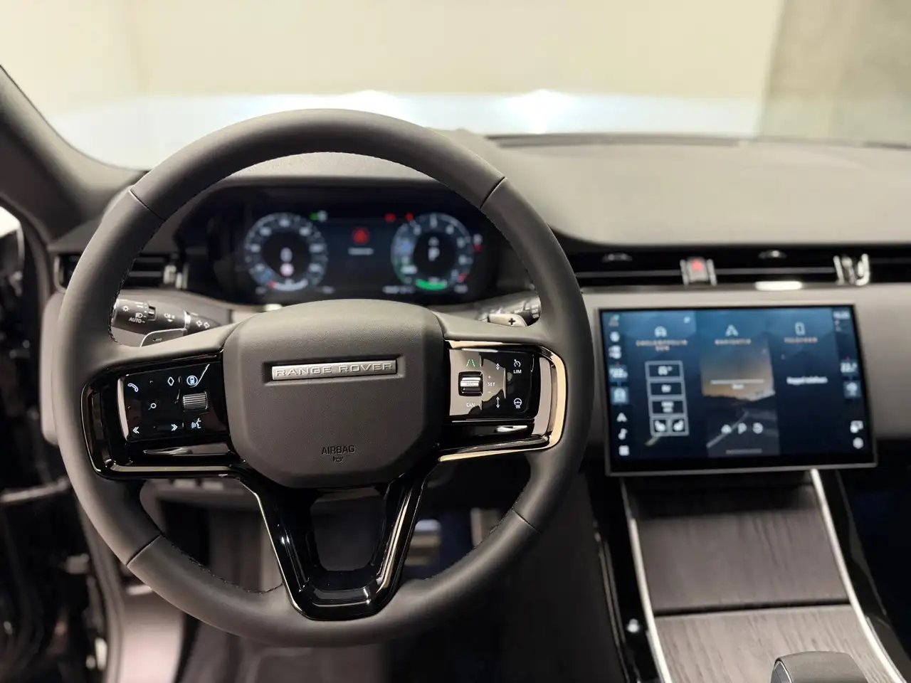 Land Rover Range Rover Evoque 2026 — фото 11