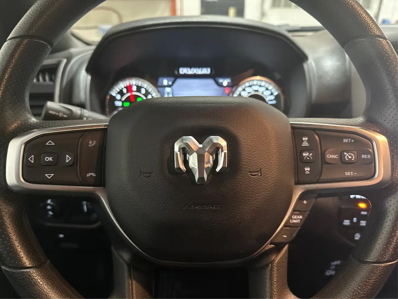 RAM 1500 снимка RAM 1500