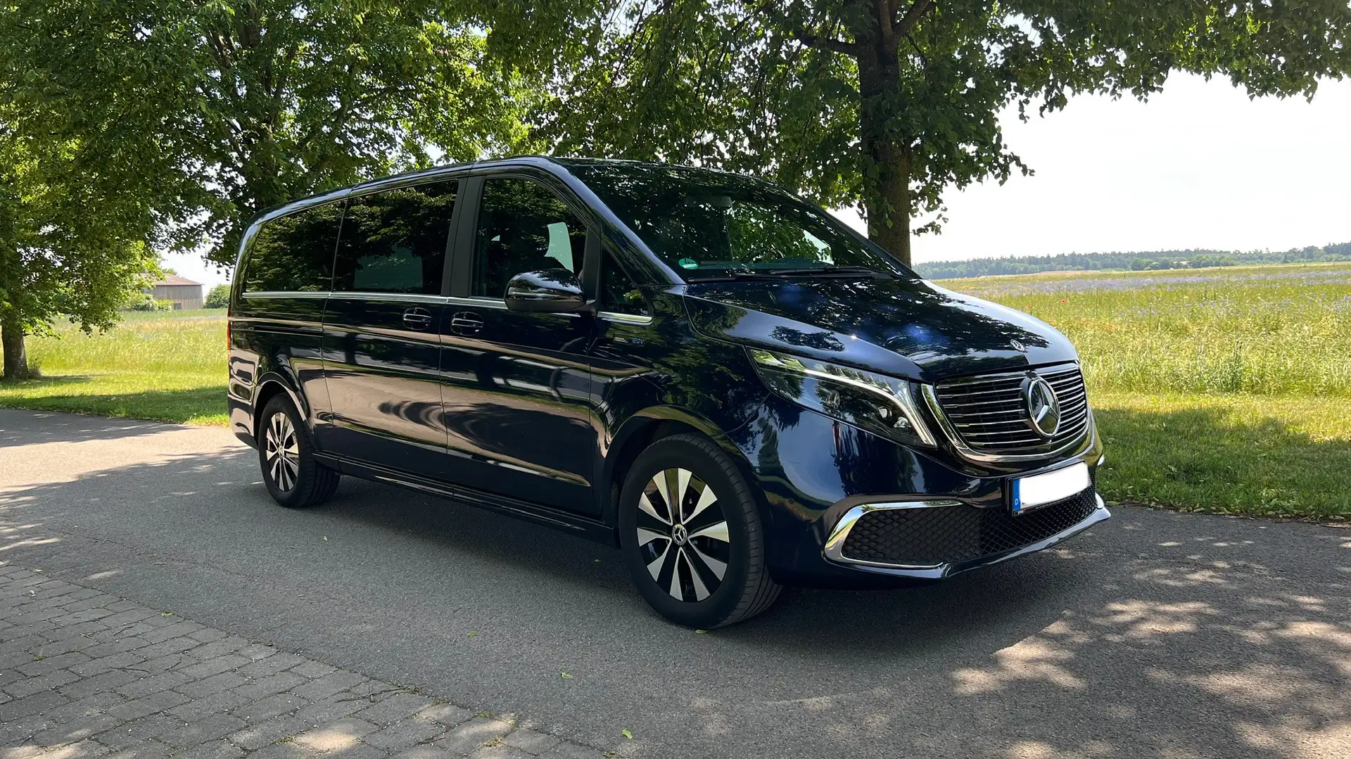 Mercedes-Benz EQV 300 EQV 300 extralang (447.815) MwSt. ausweisbar Bleu - 1