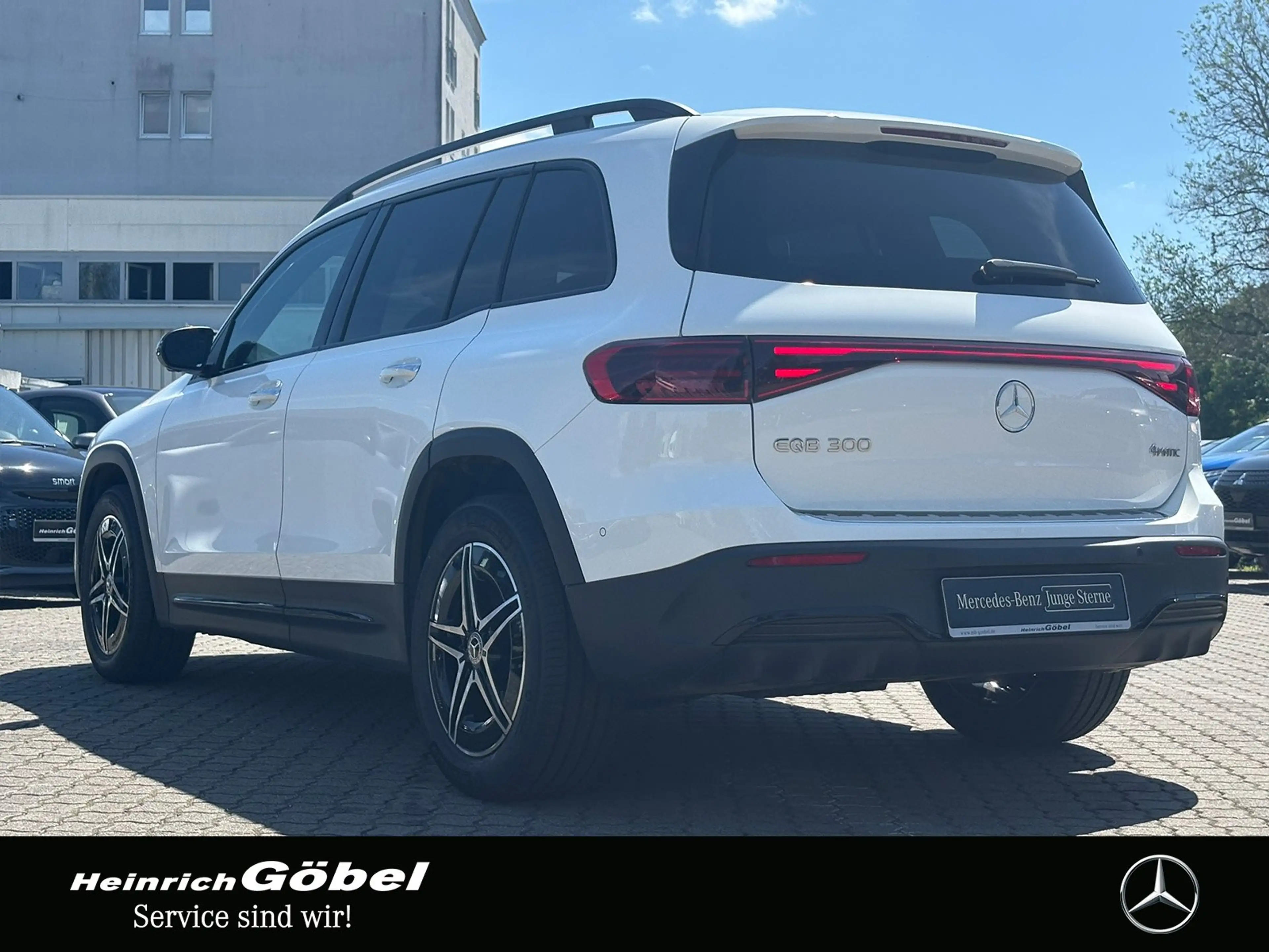 Mercedes-Benz EQB 300 AMG-LINE HEAD-UP*BURMESTER*360°*MEMORY — photo 4