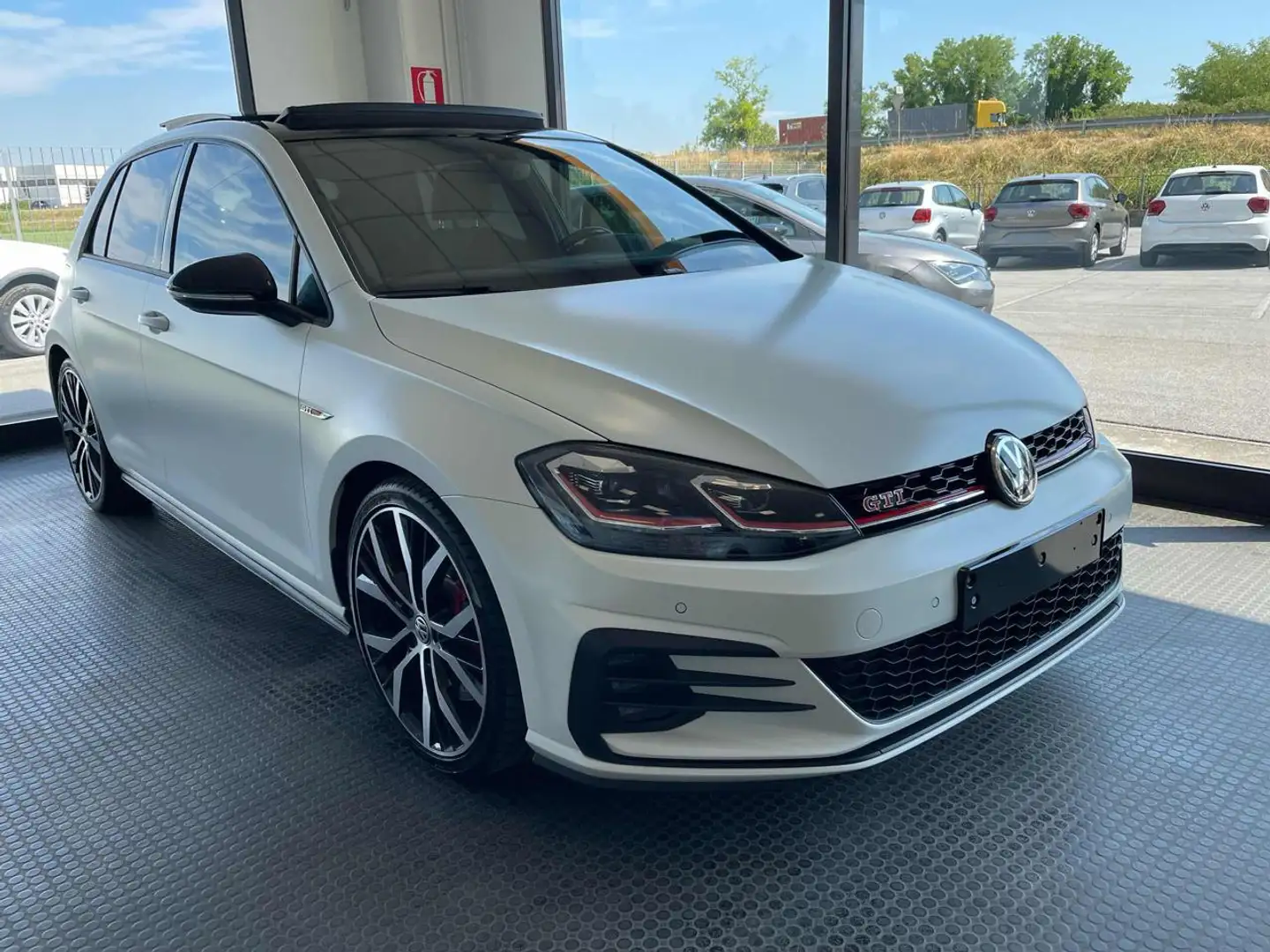 Volkswagen Golf GTI 7.5 TSI DSG 245 CV 19" Tetto Alcantara Navi G.T. White - 1