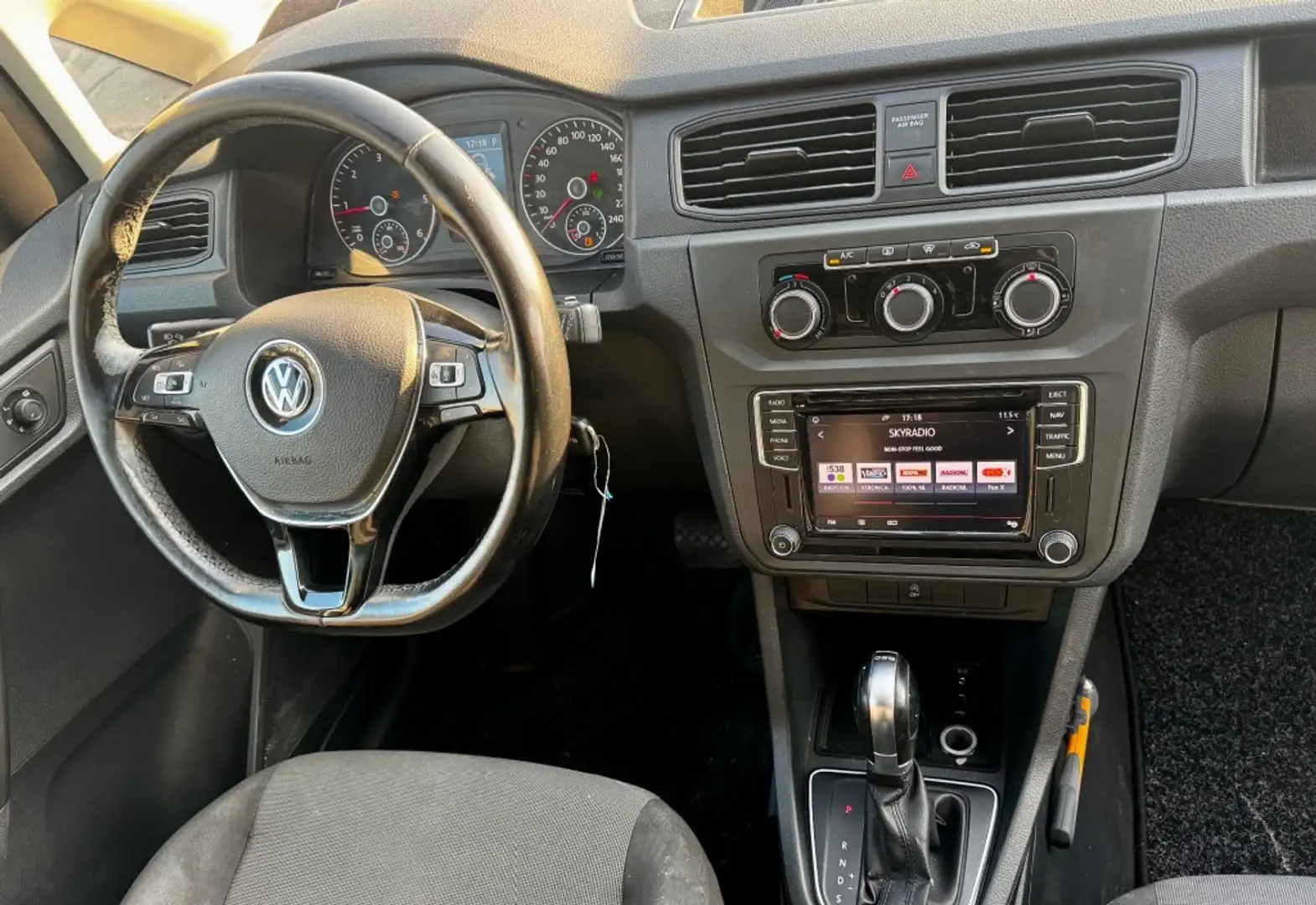 Volkswagen Caddy 2.0 TDI L1H1 BMT Highline AUT NAVI PDC 2DE EIG NAP Fekete - 2