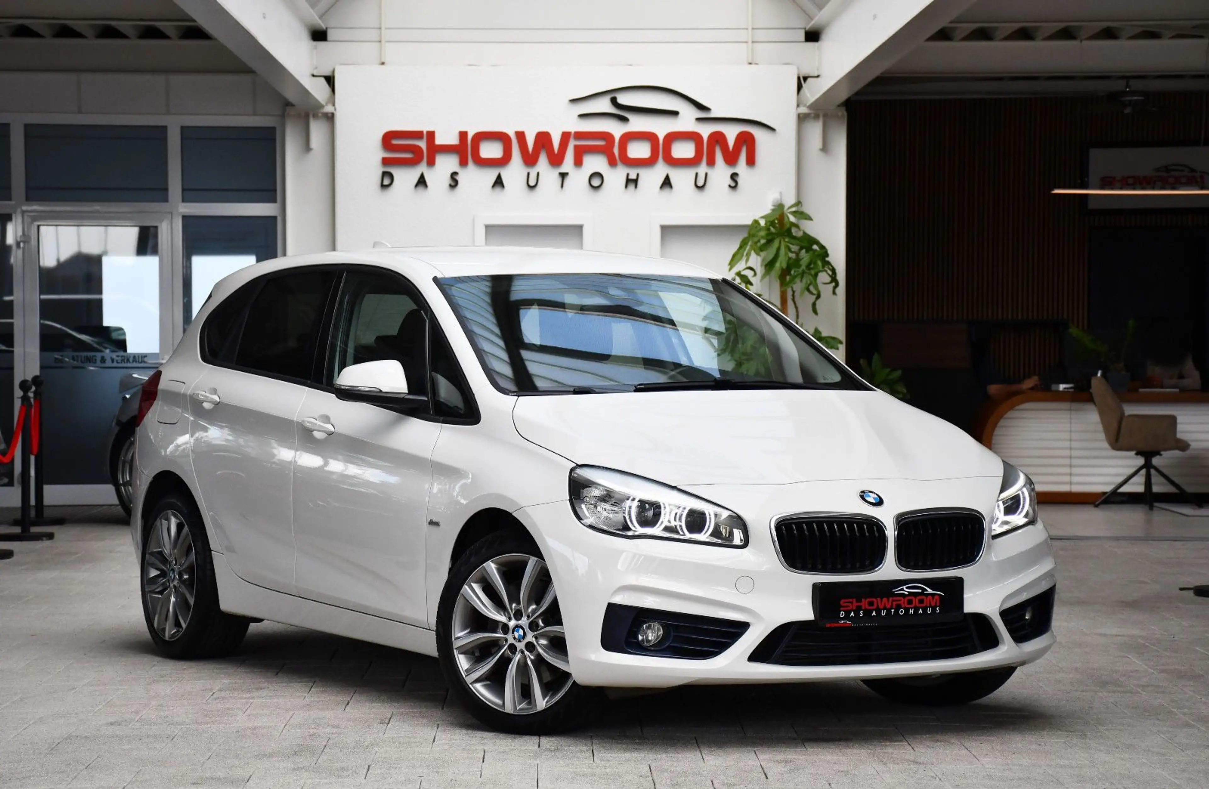 BMW 225 BMW 225i Active Tourer Aut. Sport Line Navi PDC — photo 3