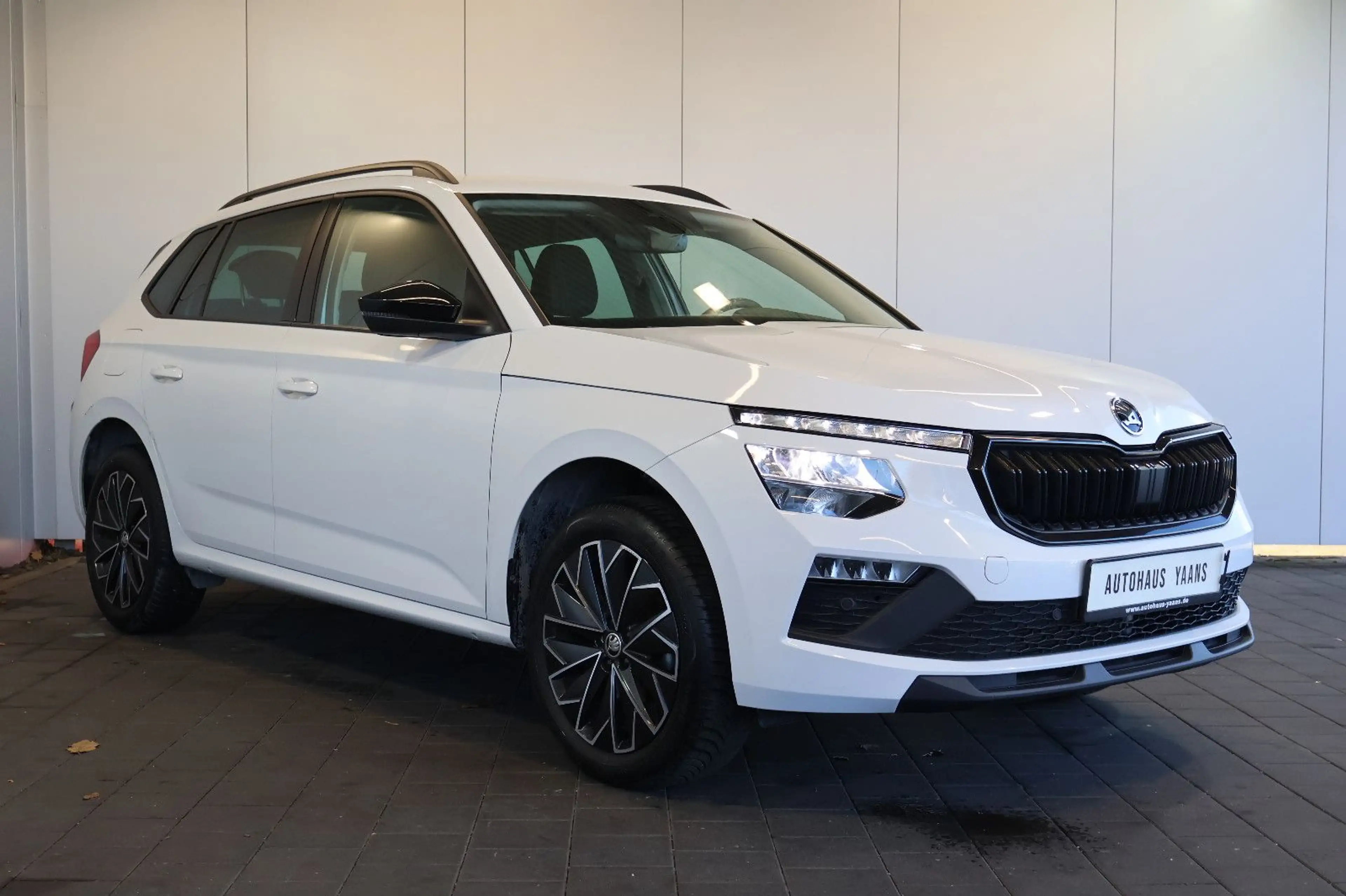Skoda Kamiq 1.0 TSI Selection AID+LANE+LED+KAM+17" — photo 3