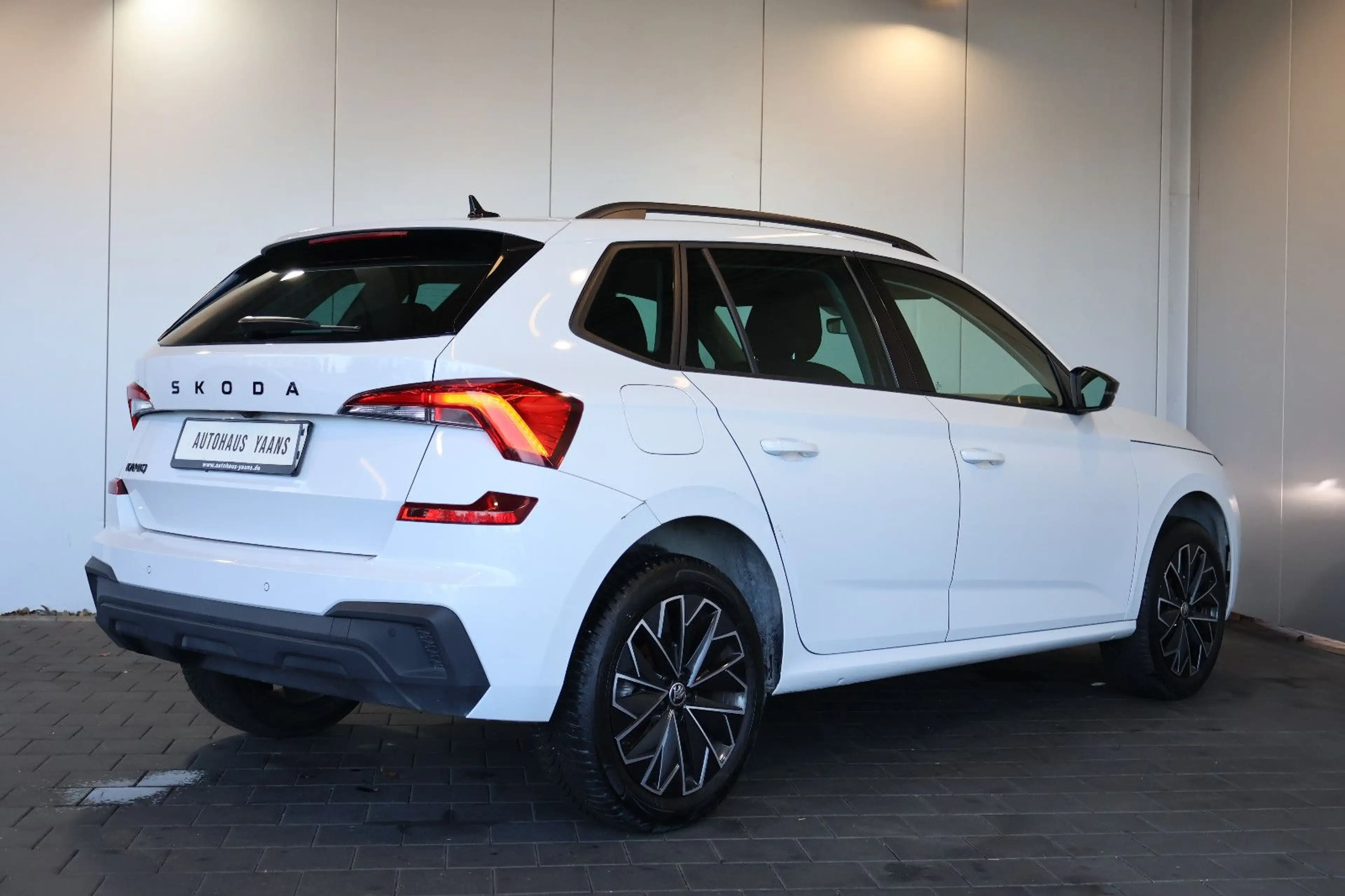 Skoda Kamiq 1.0 TSI Selection AID+LANE+LED+KAM+17" — photo 4