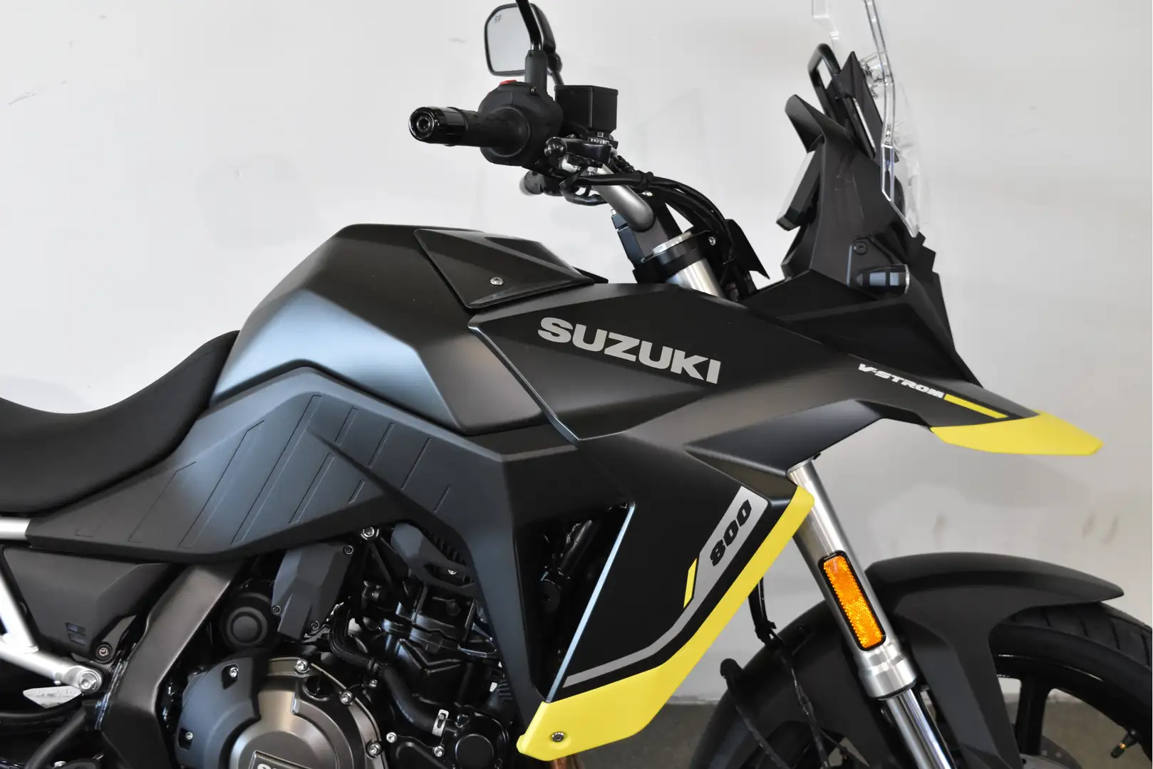 Suzuki V-Strom 800 - 2