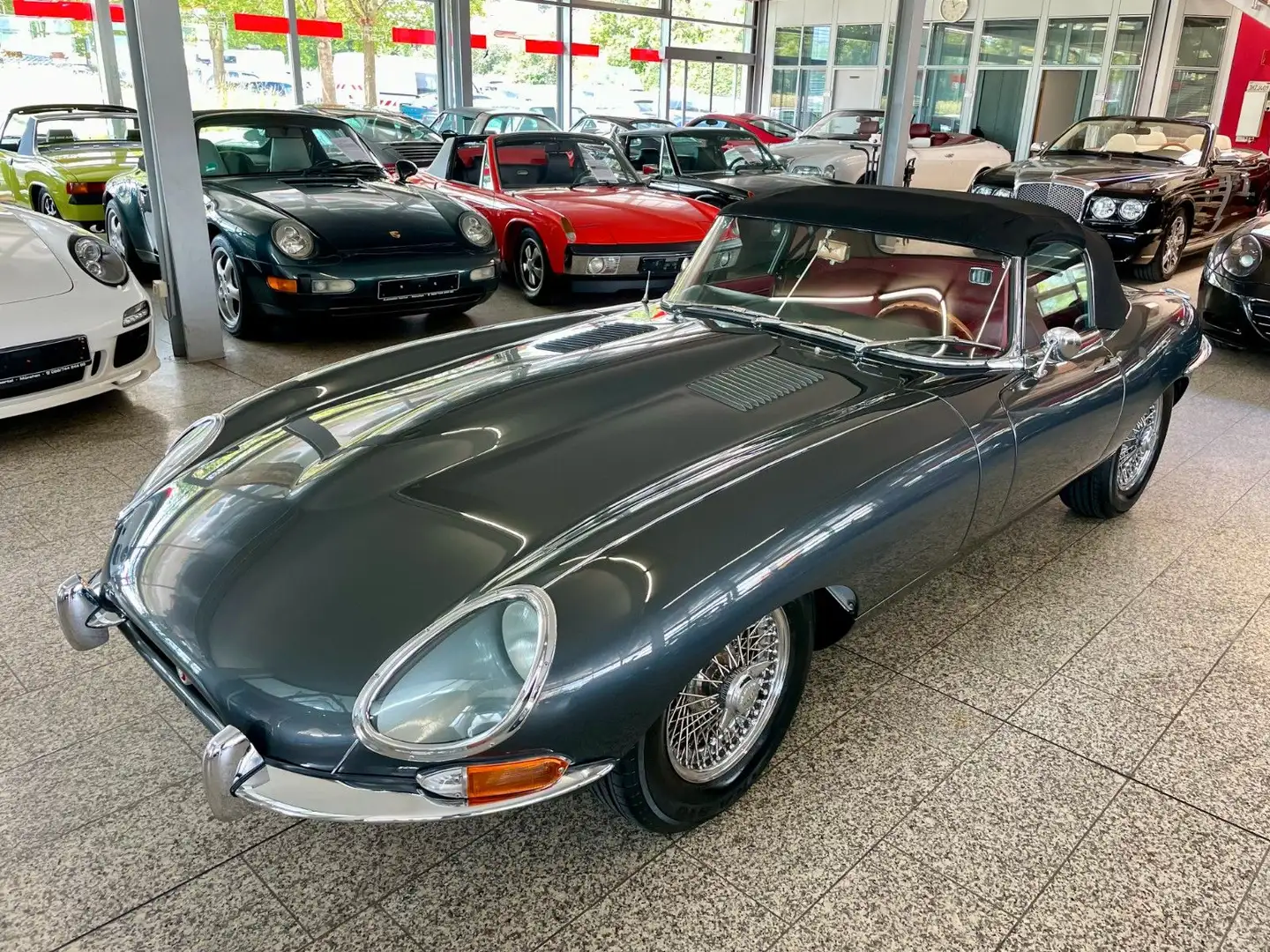 Jaguar E-Type S 1 4.2 Roadster -High-Tec-Restaur. -H-Kz Gris - 2
