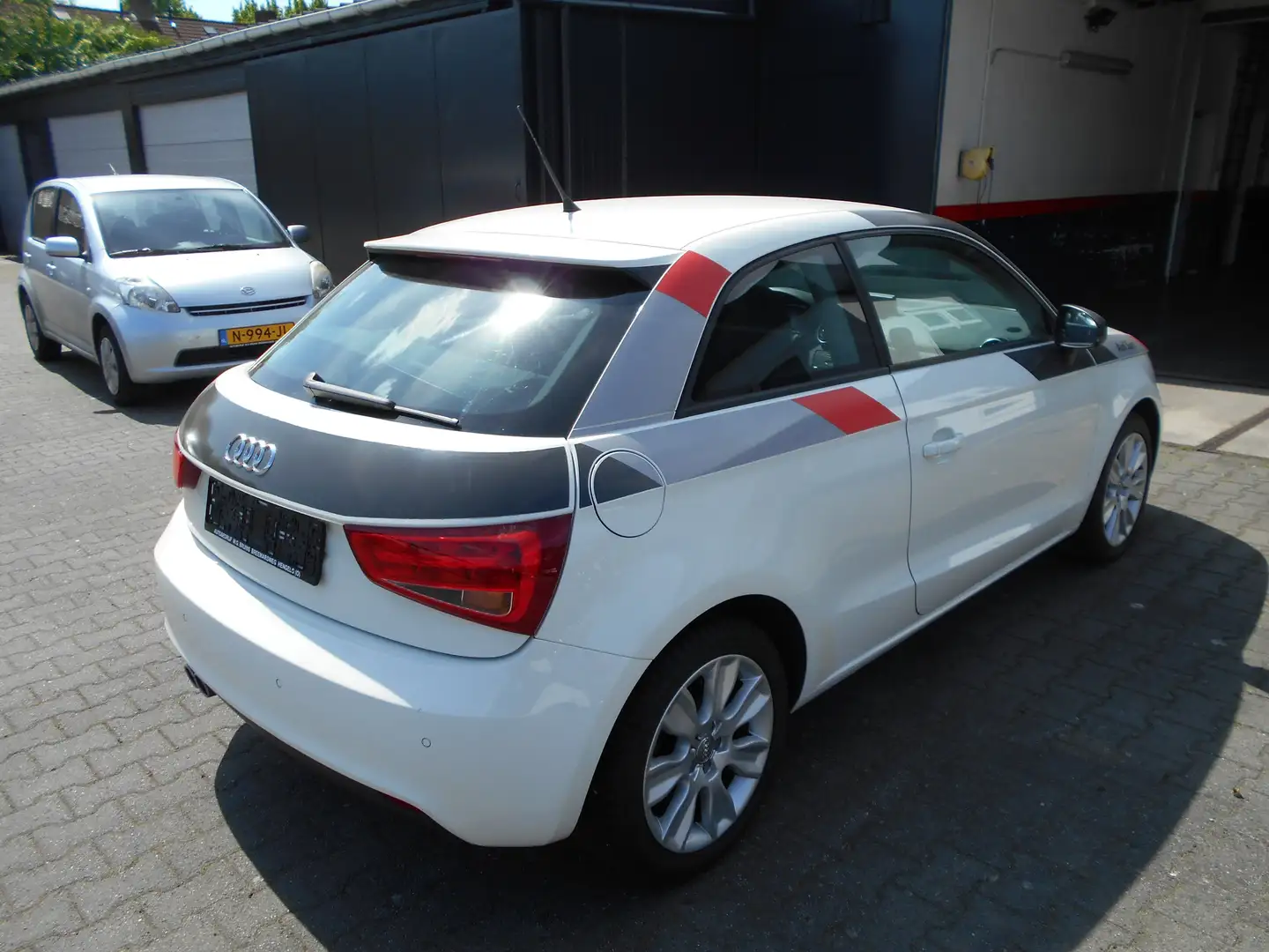 Audi A1 1.4 TFSI Pro Line S Wit - 2
