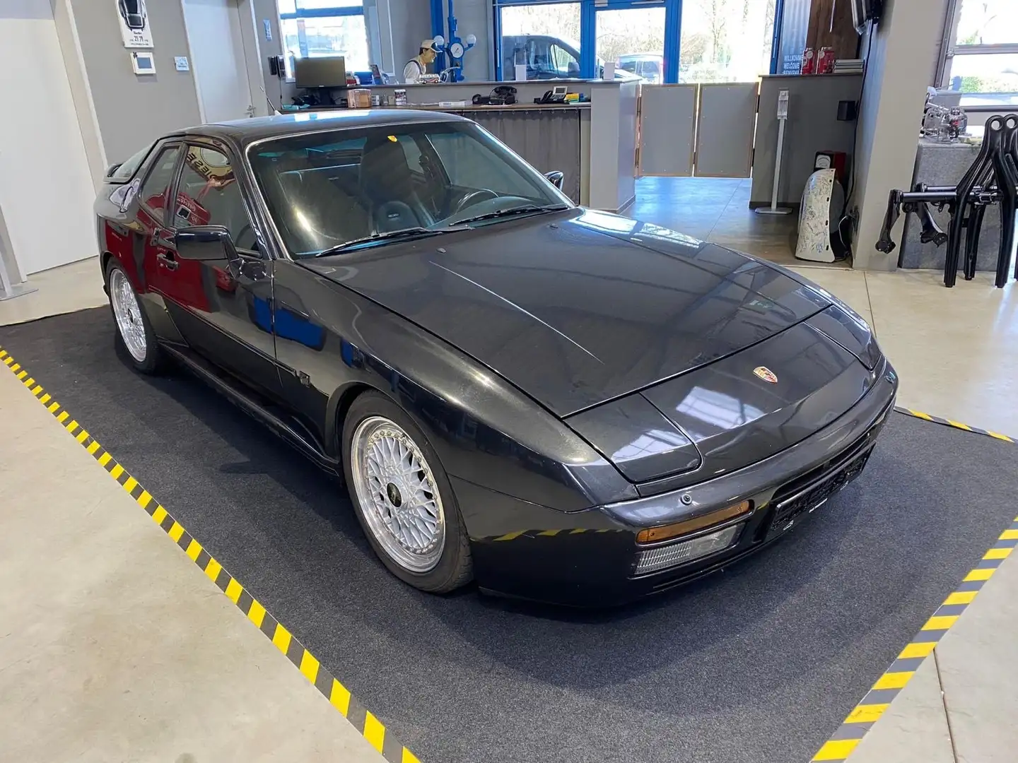 Porsche 944 Turbo II - 2