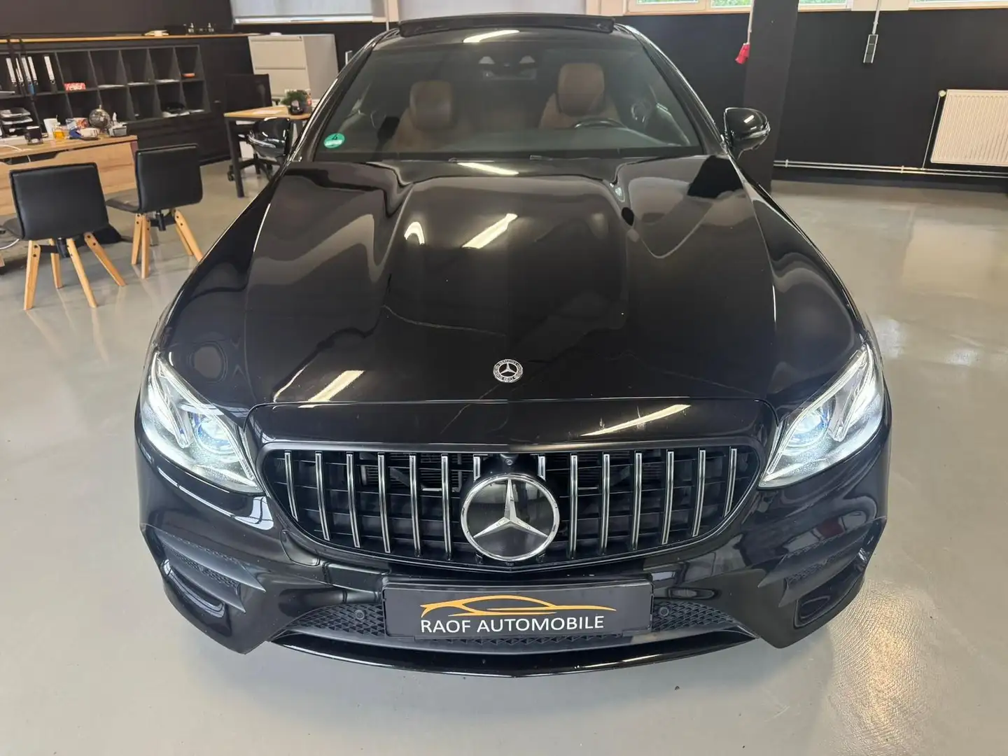 Mercedes-Benz E 350 D 4MATIC COUPE AMG PANO CAM NAVI Noir - 2