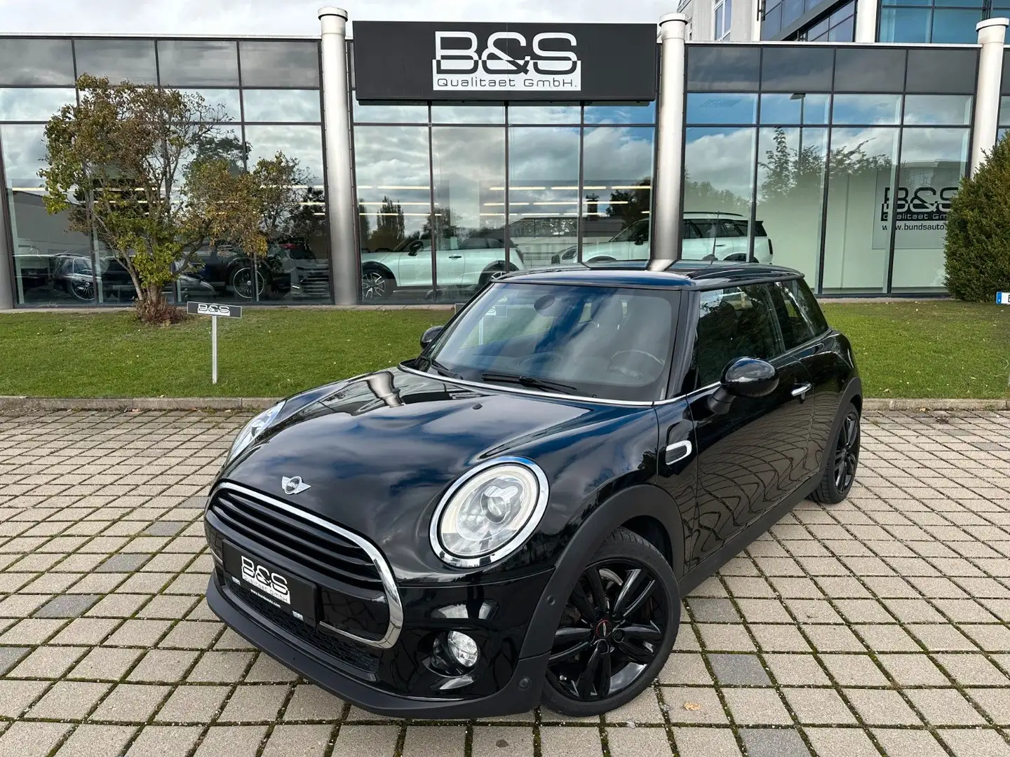 MINI Cooper CHili TEMPOMAT,PDC,SITZHEIZUNG Schwarz - 2