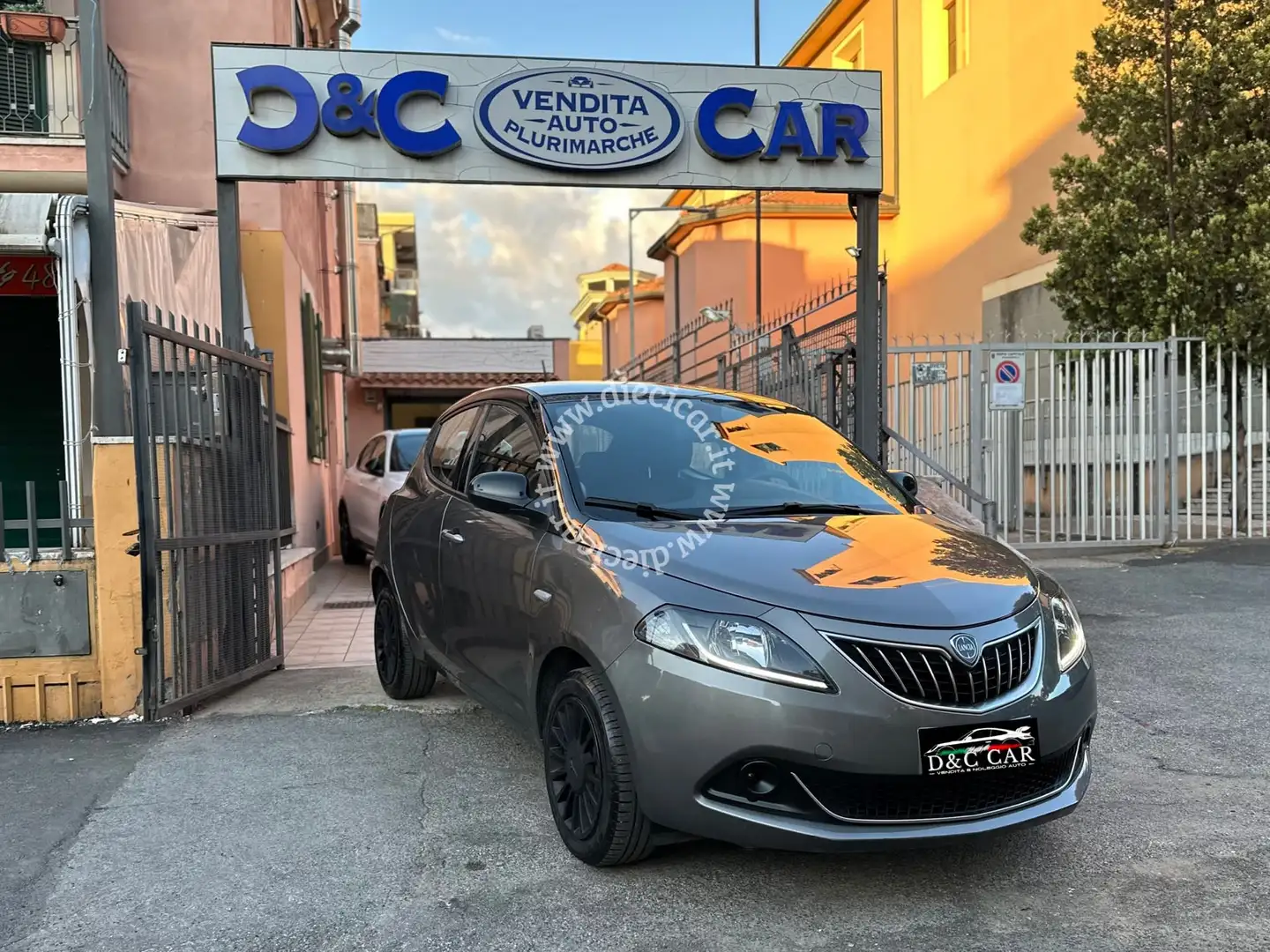 Lancia Ypsilon Ypsilon 1.0 firefly hybrid Gold TETTO NERO UNIPRO Grigio - 2