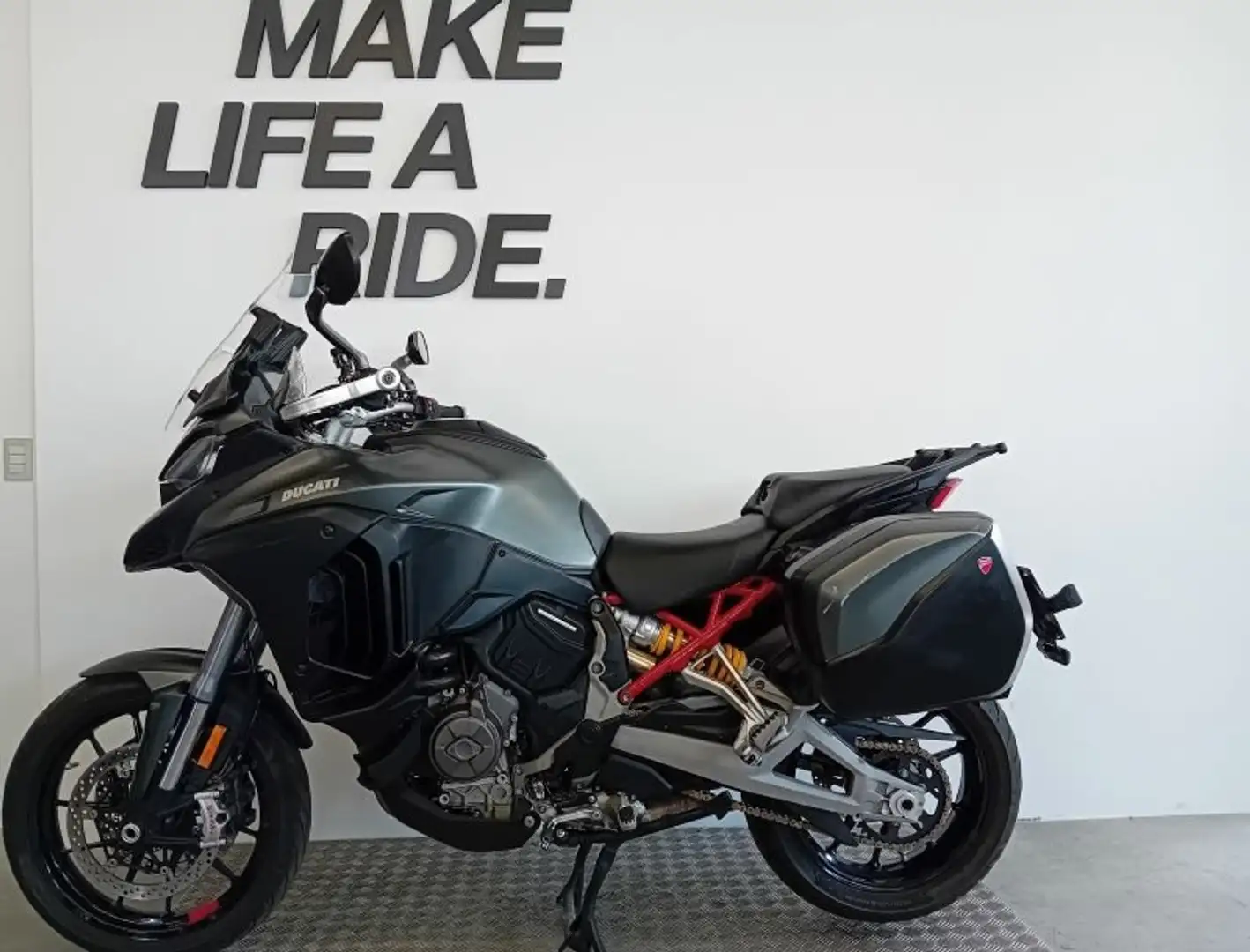 Ducati Multistrada V4 S Grün - 2