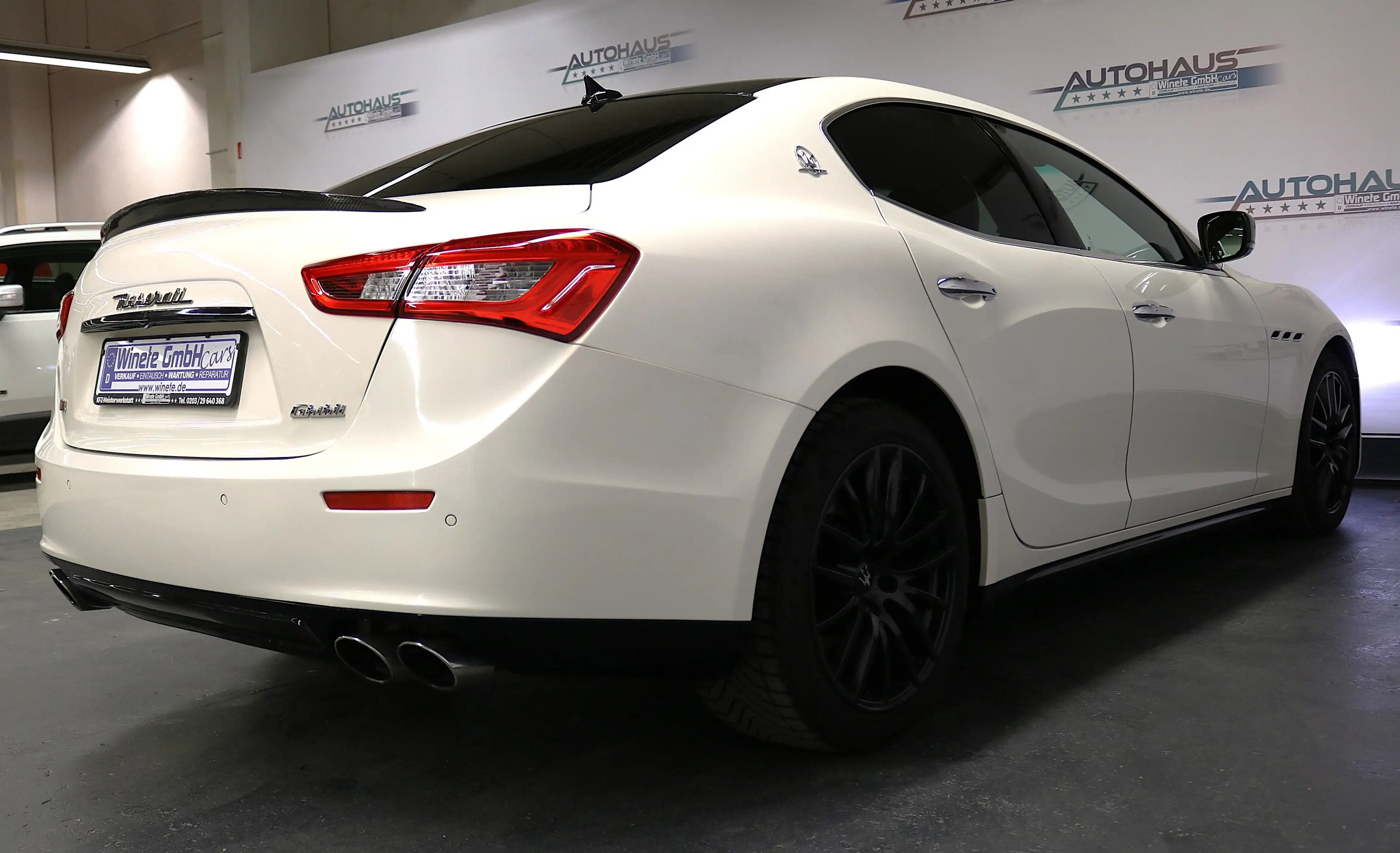 Maserati Ghibli *NAVI*SHZ*PDC*S-DACH*LEDER*BOSE*BI-XENON*SoundM*uv — photo 8